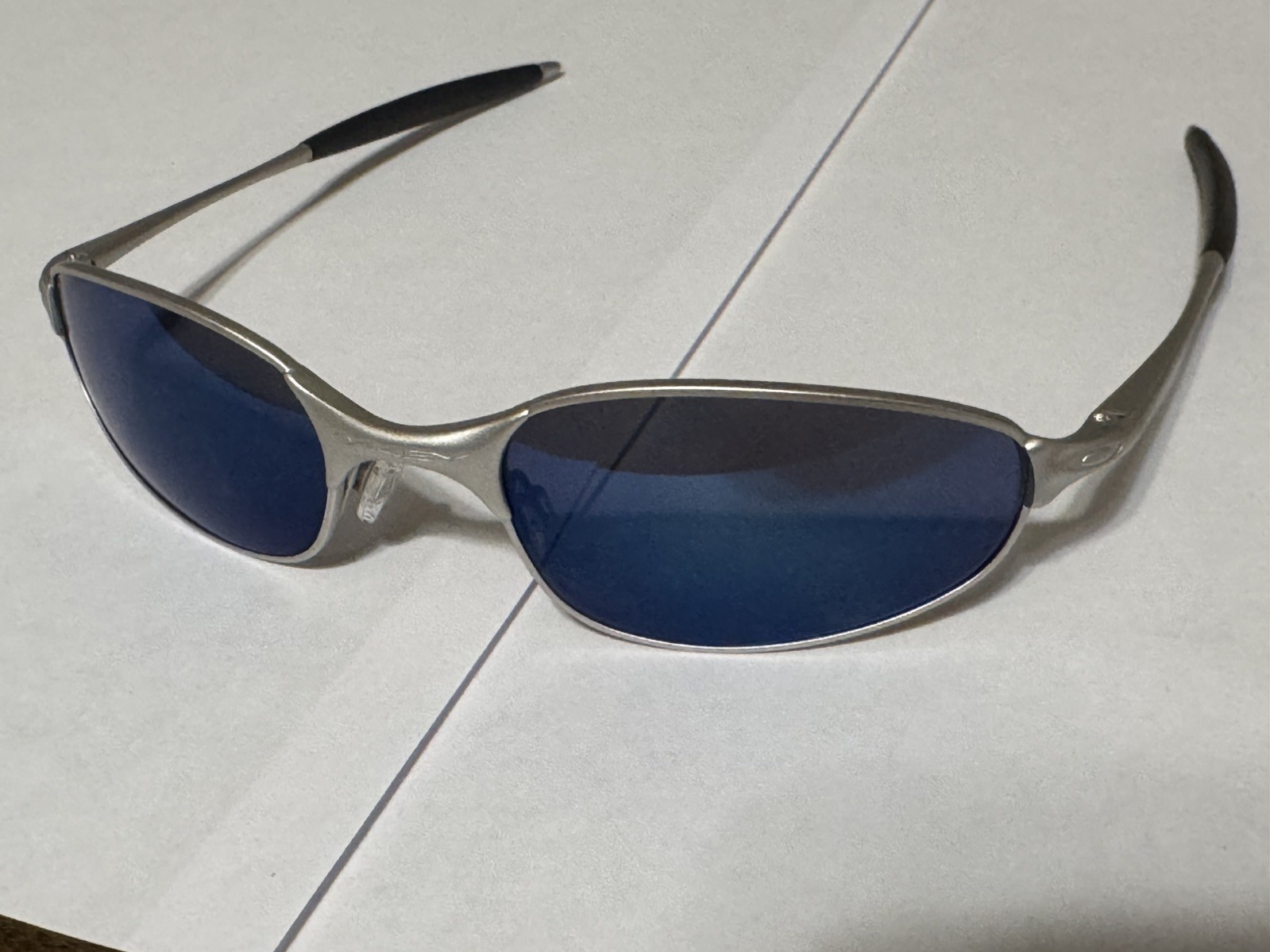 Oakley A Wire 2.0 Silver Frame Ice Iridium Lens 05-705 Spring Hinges T C E RARE