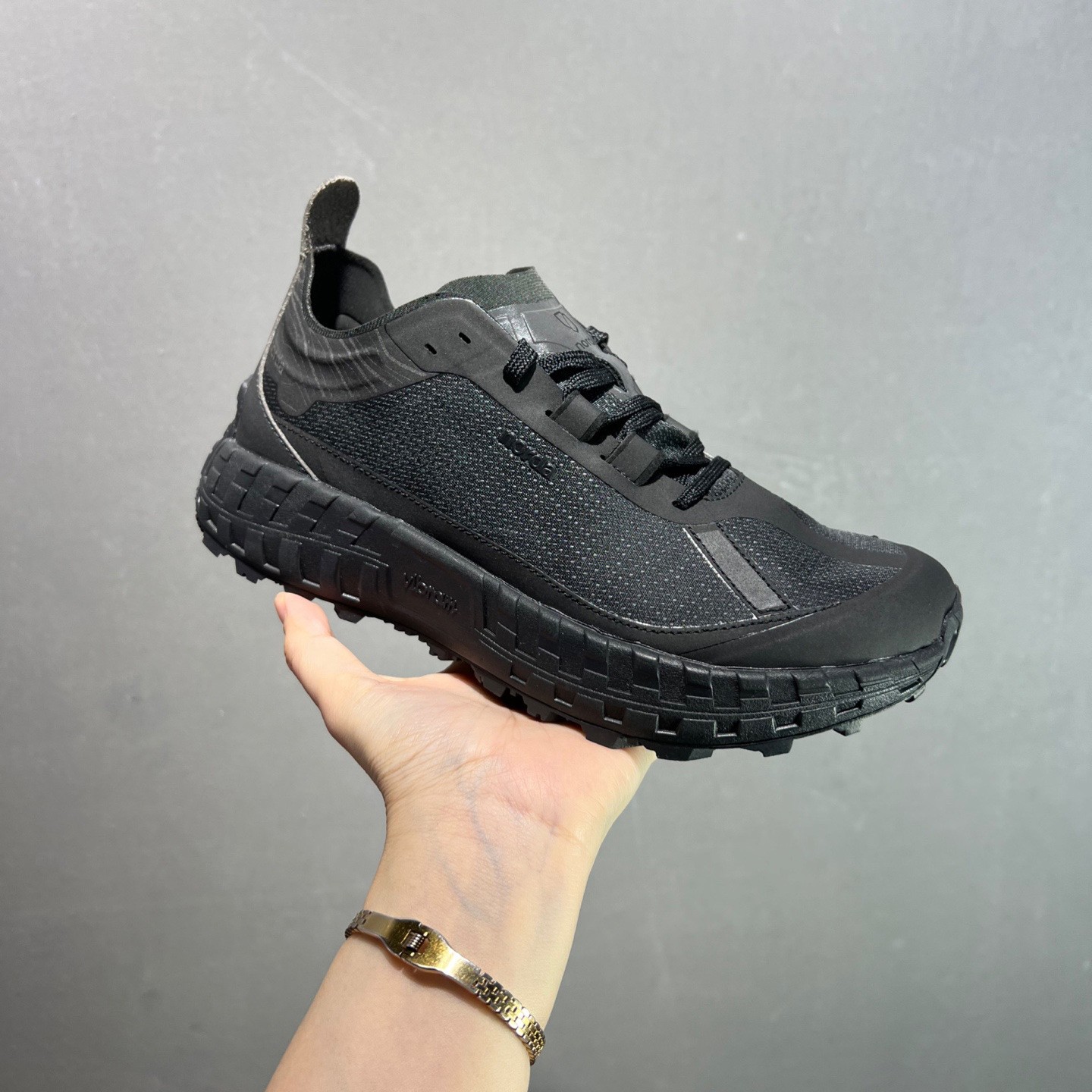 Norda 001 Unisex Hiking Shoes Low Top Running Trekking Sneakers Black 36-45