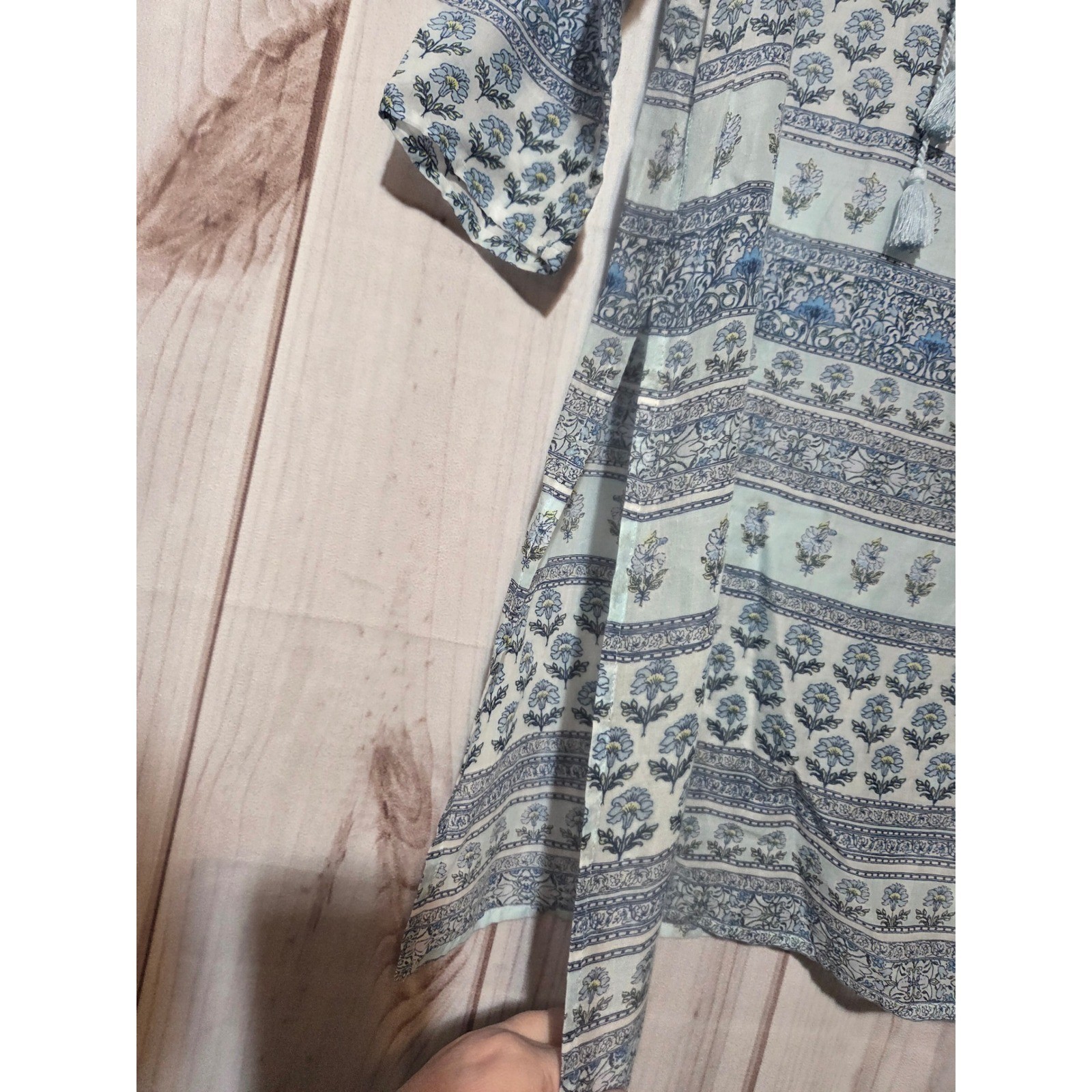 J. Jill Blue Floral Tencel Lyocell Tunic Petite Small Sheer Tassel Tie V-Neck