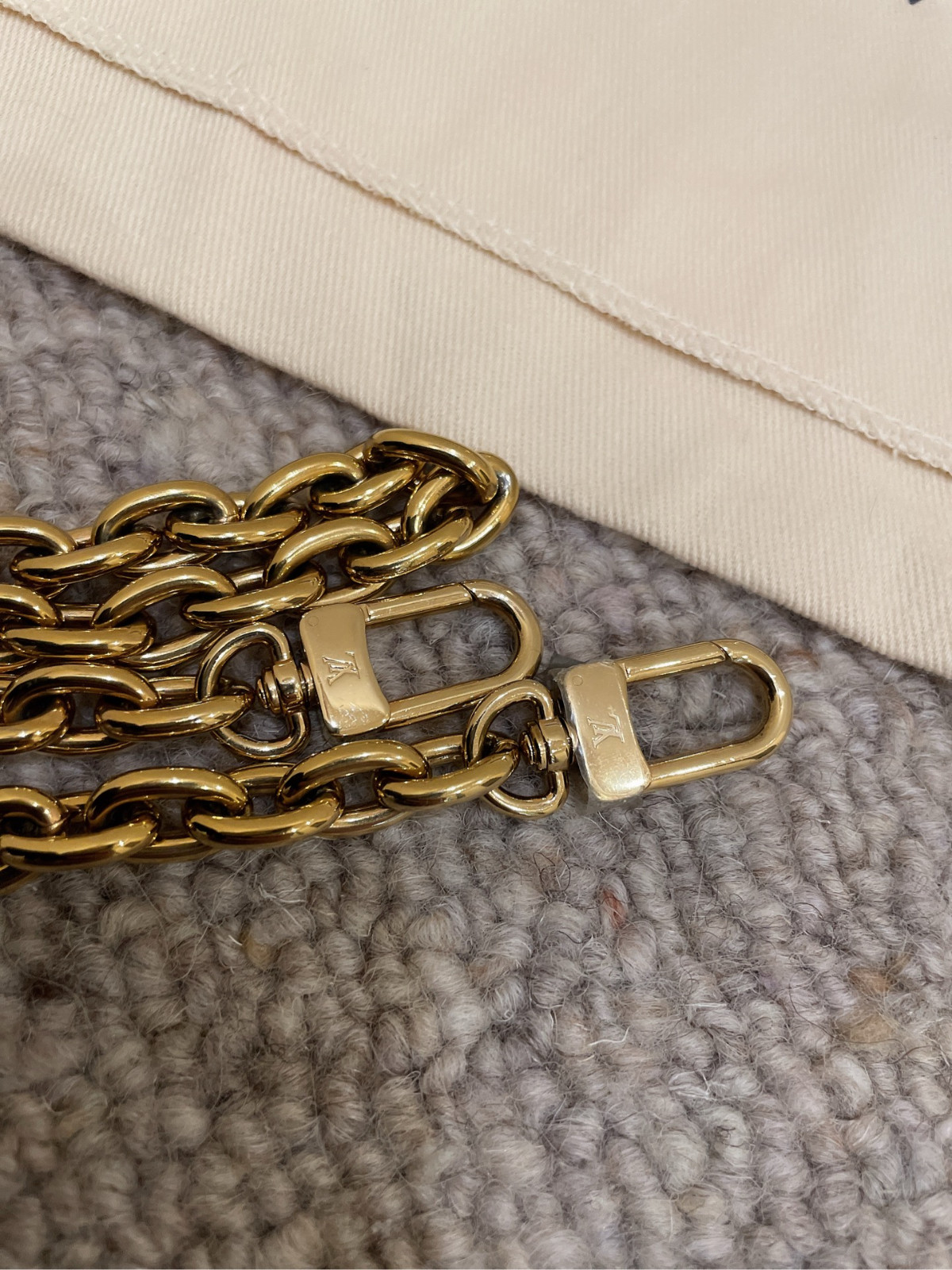 Authentic Louis Vuitton Metis Wallet On Chain Embossed Calfskin Wallet On Chain