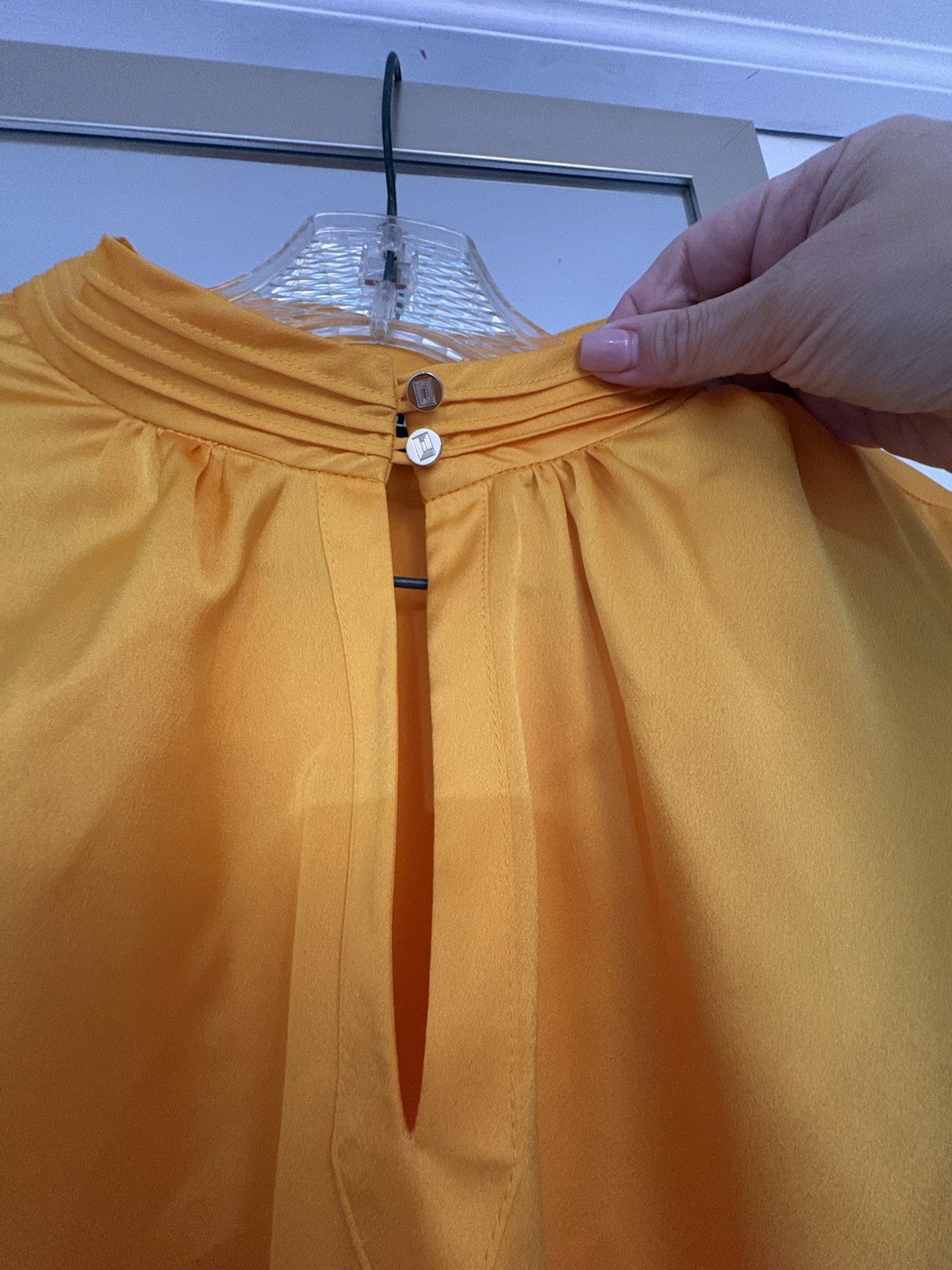 KARL LAGERFELD PARIS Orange Satin V-Neck Puff Short Sleeve Blouse Size G