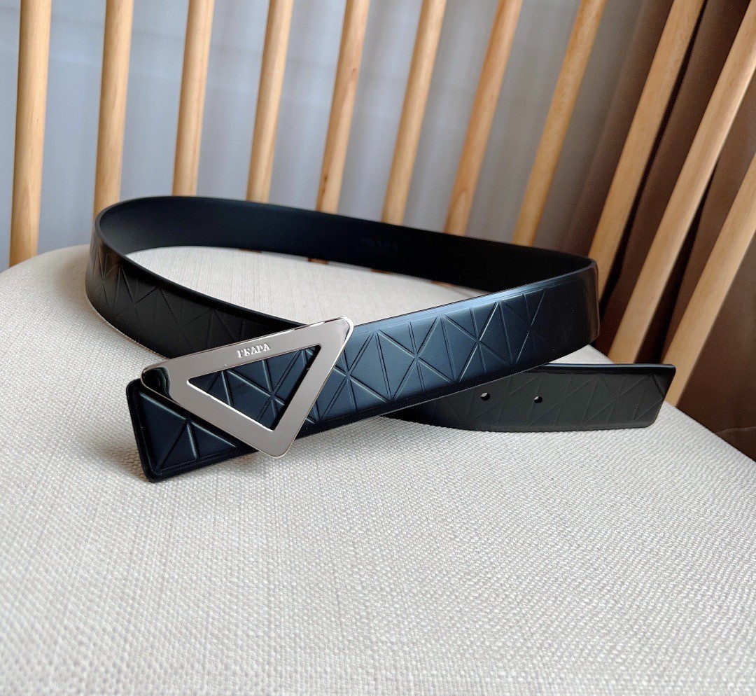 Prada men’s leather belt in Black