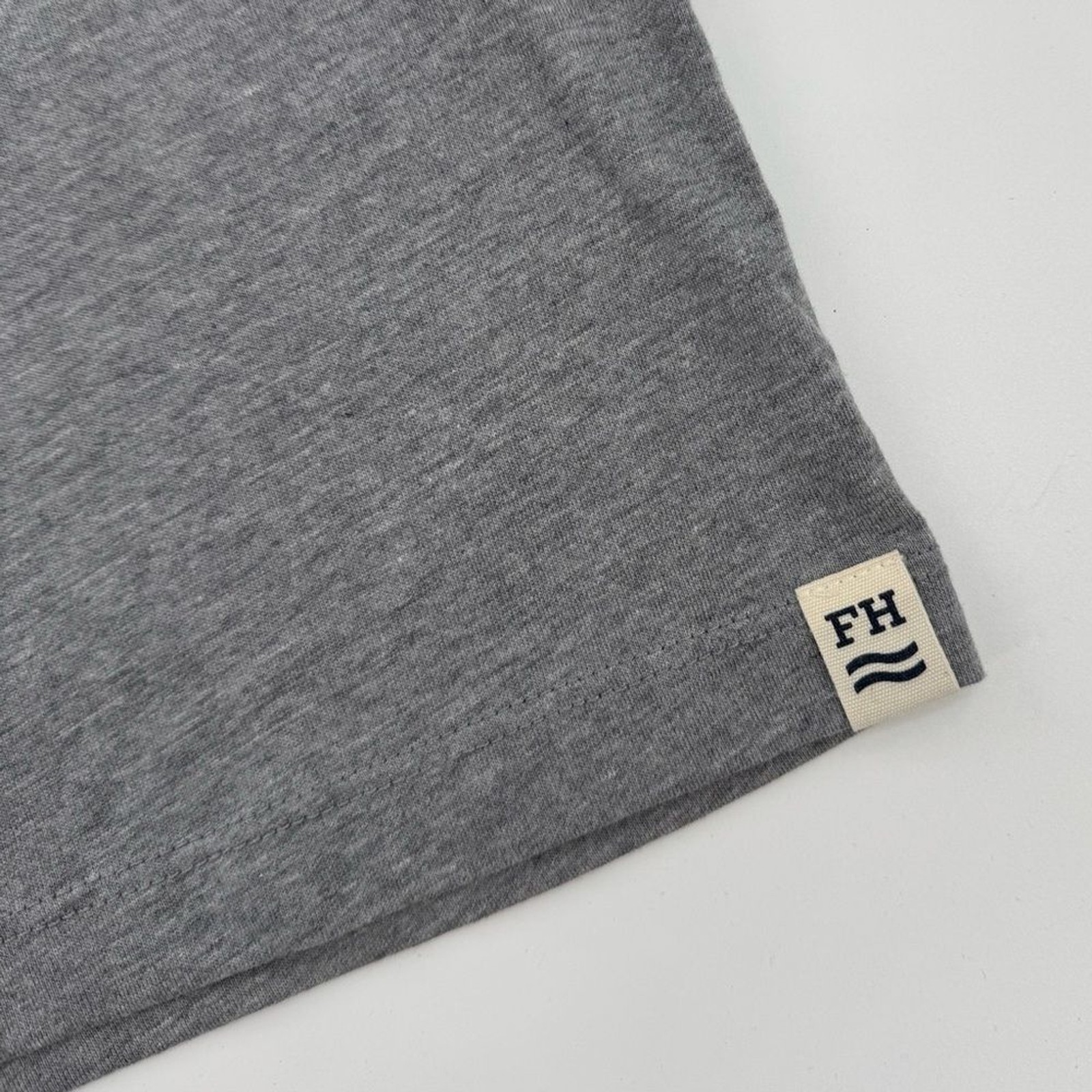Fair Harbor The Kismet Short Sleeve Tee In Heather Grey Size Small NWT