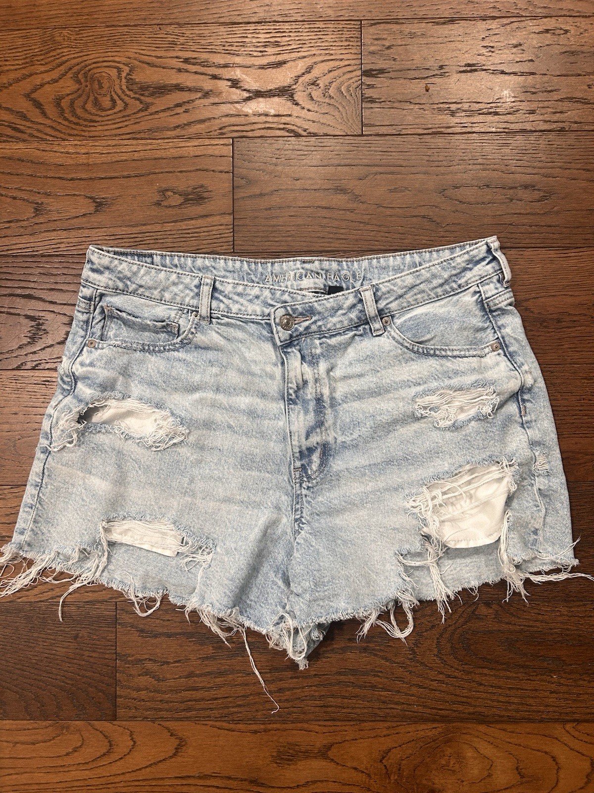 American Eagle Strigid Women’s Size 16, High Rise Denim, Light Jean Shorts