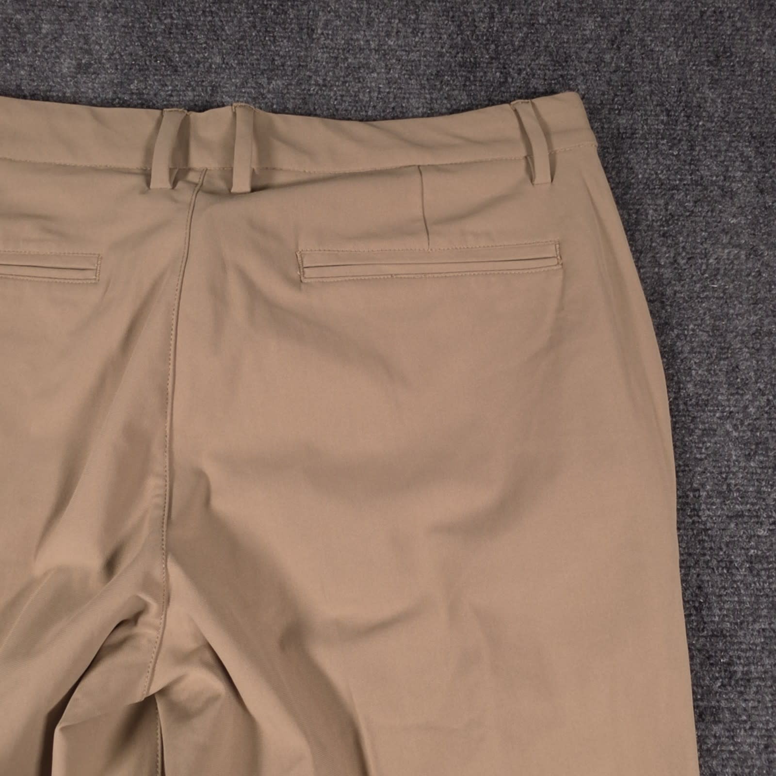NWT Quince Performance Stretch Technical Dress Pants Mens 32×32 Sand Dune Golf