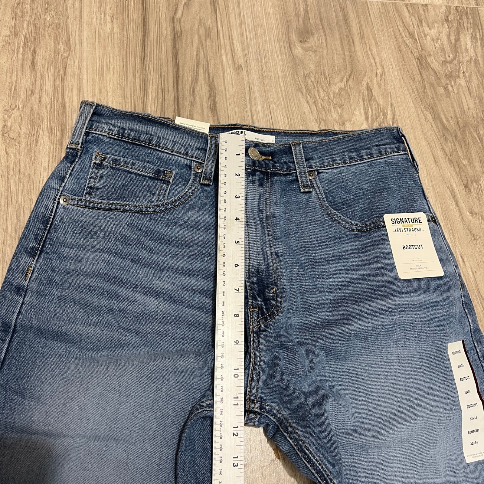 Signature by Levi Strauss & Co. Gold Label Men’s Bootcut Fit Jeans 32×34