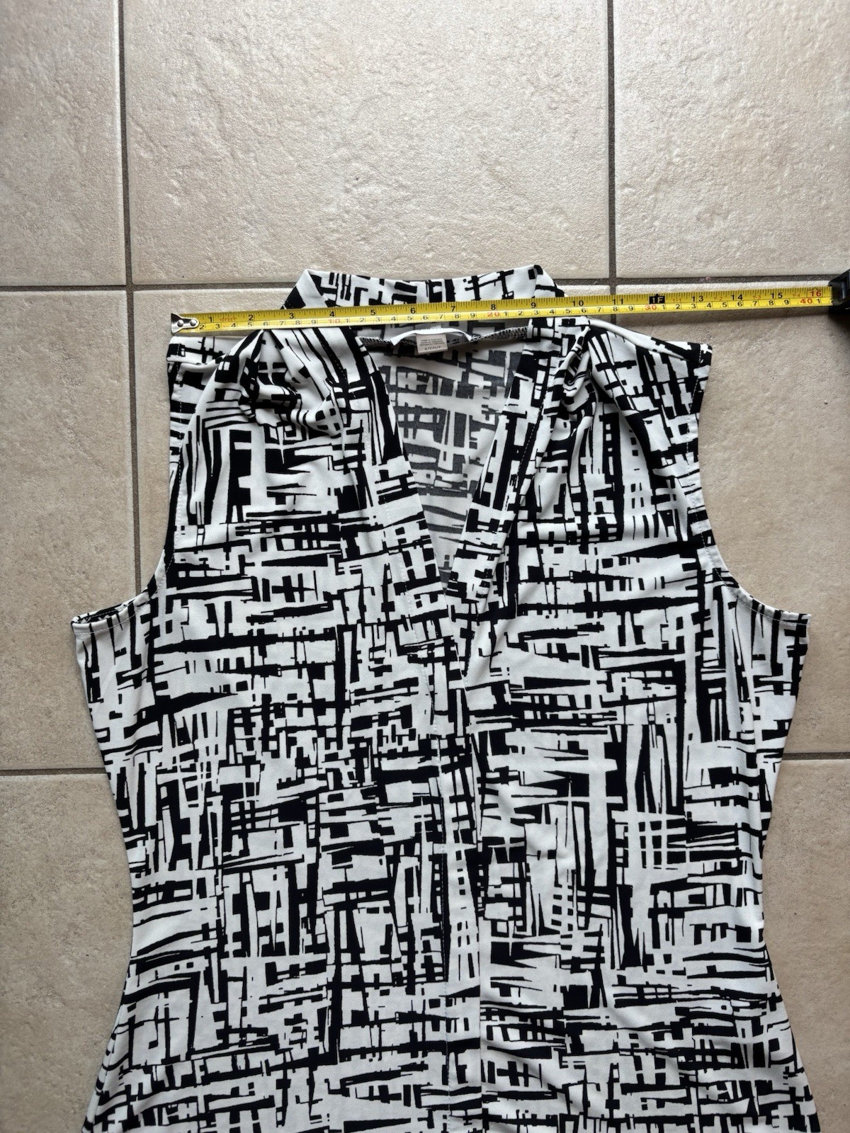 Calvin Klein Womens Sleeveless Blouse V-Neck Black White Abstract Graphic Top S