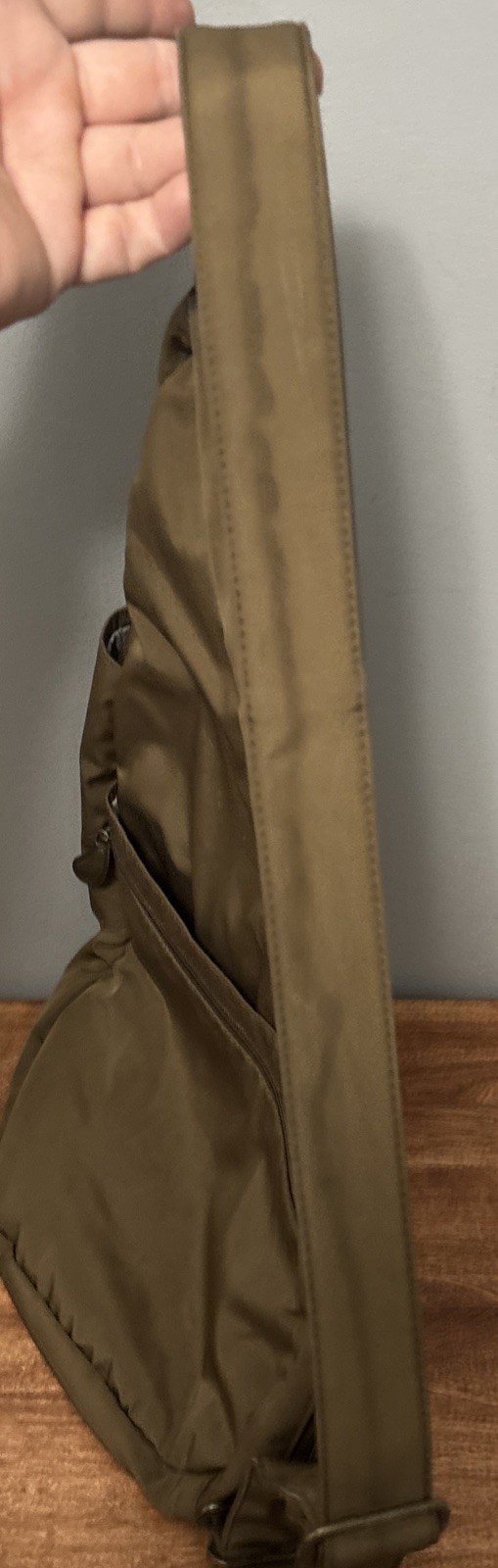 Ameri-Bag Healthy Back Bag Sling Bag Nylon. Brown 19in Staining