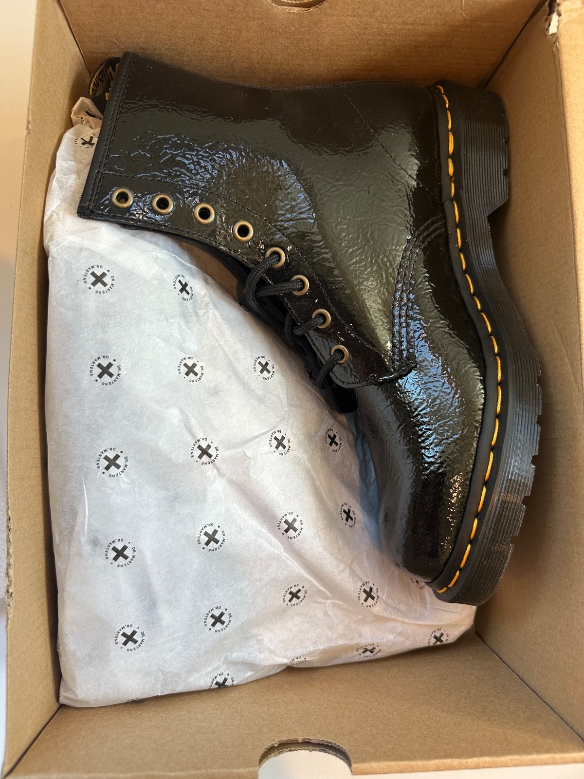 Dr. Martens 1460 Distressed Patent Leather Boots – Black – Women’s US 9 – NIB
