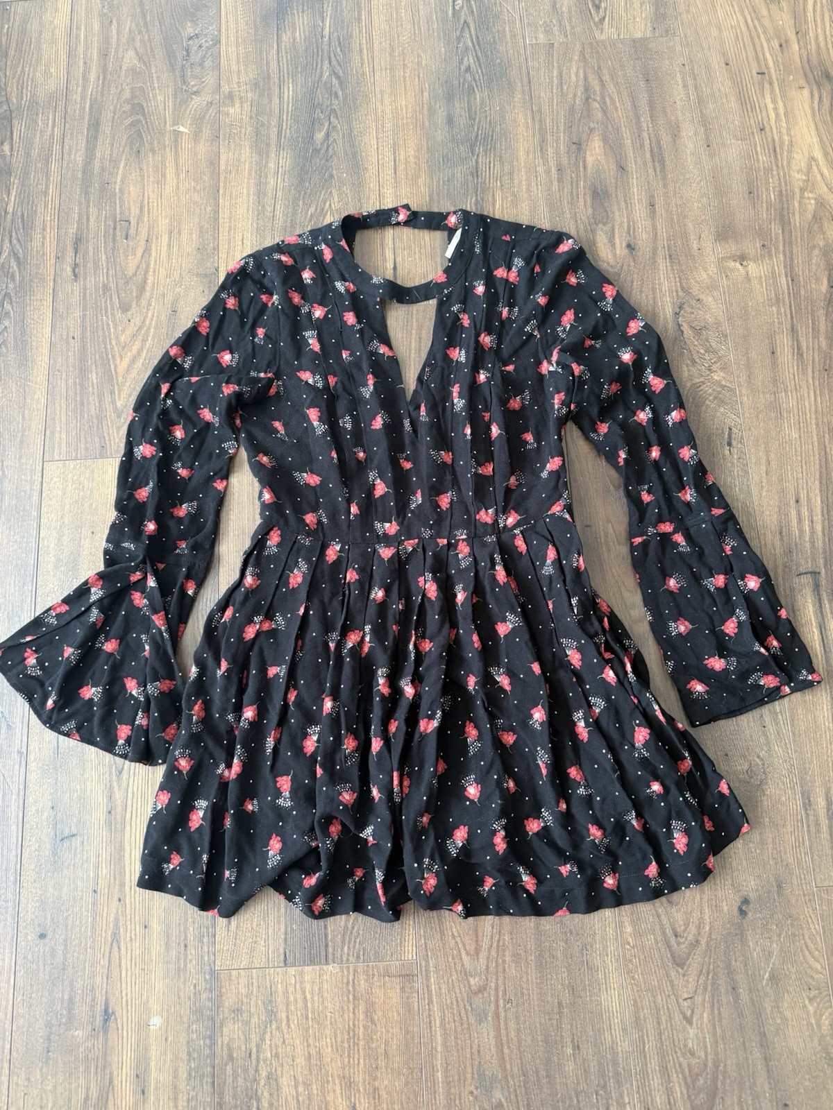 Free People Tegan Black Floral V-Neck Mini Dress Sz 0 Spring Date Party Boho EUC