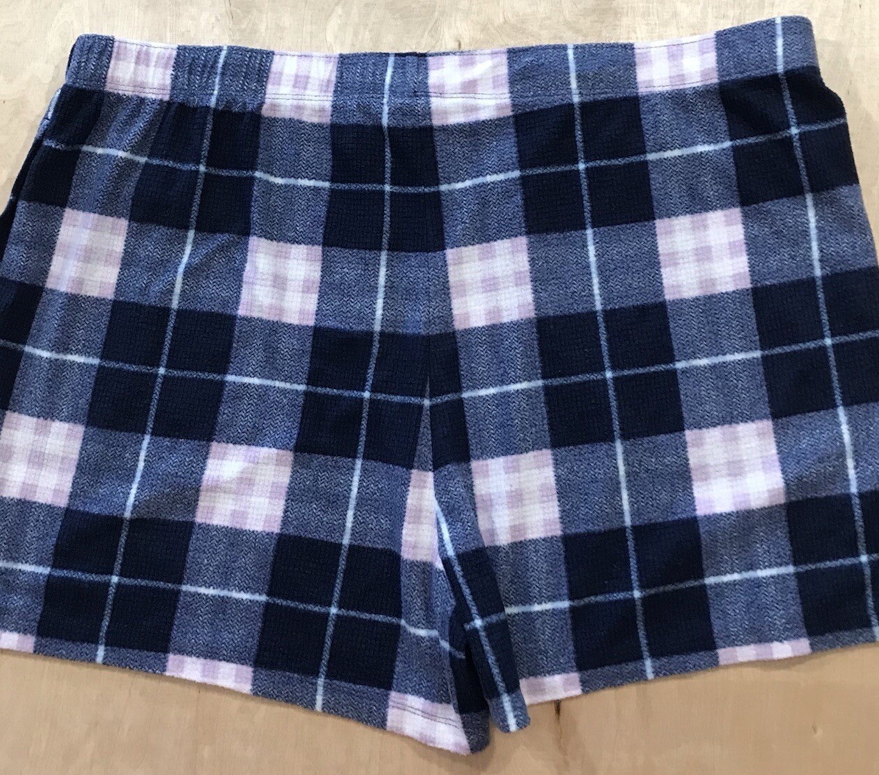NEW TAG Eddie Bauer Womans Purple Plaid Fleece Sleepwear Shorts Pockets Sz L