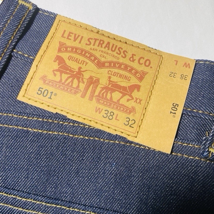 NWT Levi’s 501 Men’s Original Shrink To Fit Button Fly Dark Wash Jeans 38×32