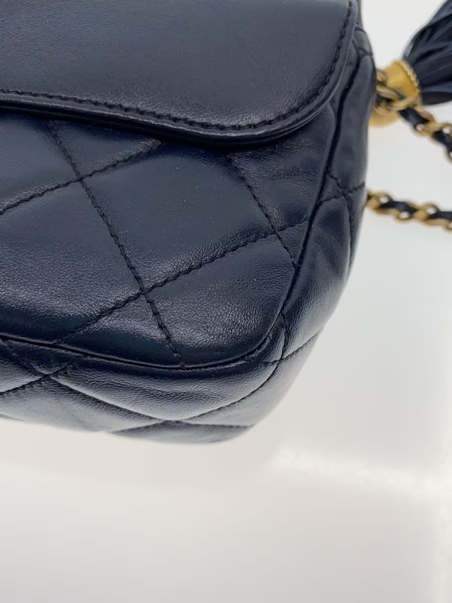 CHANEL Matlass Fringe Chain Shoulder Bag Scuffs Minor Scratches Shoulder Bag Lea