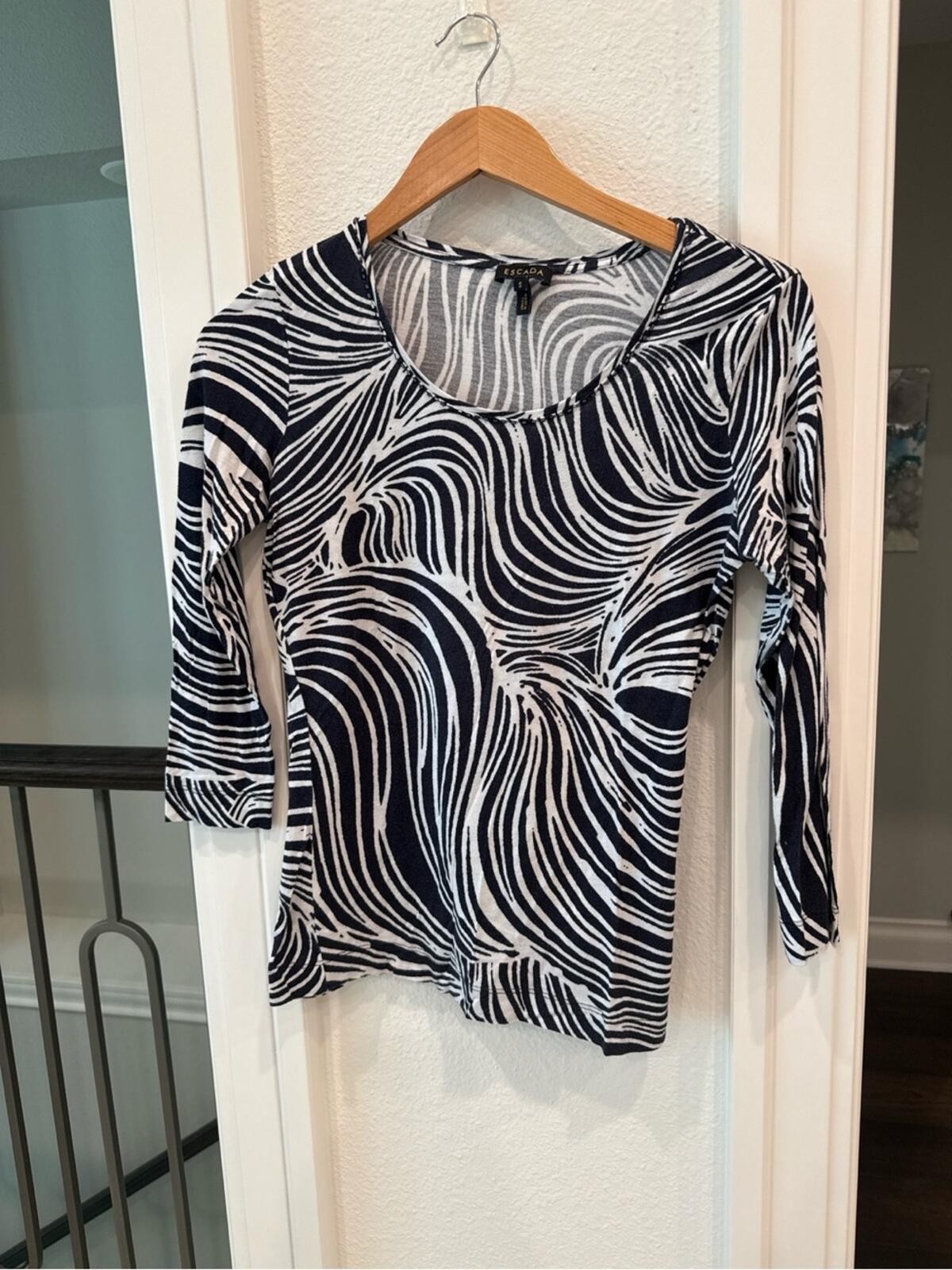 Escada Sport Zebra Print Beaded Neckline Top Small Navy White 3/4 Sleeve