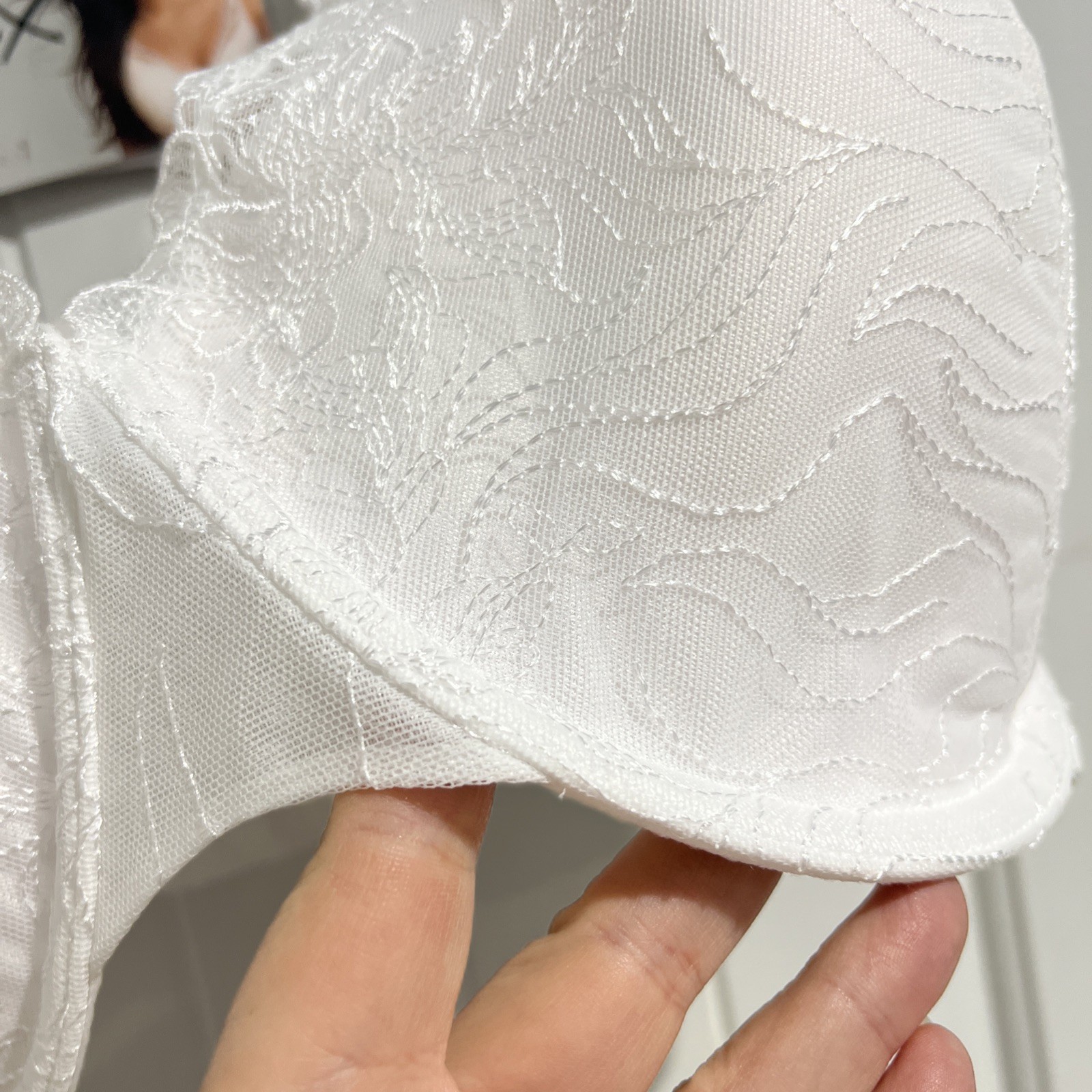Playtex Gorgeous Lace Embroidered Underwire Support Bra White Style 7576 Sz 44D