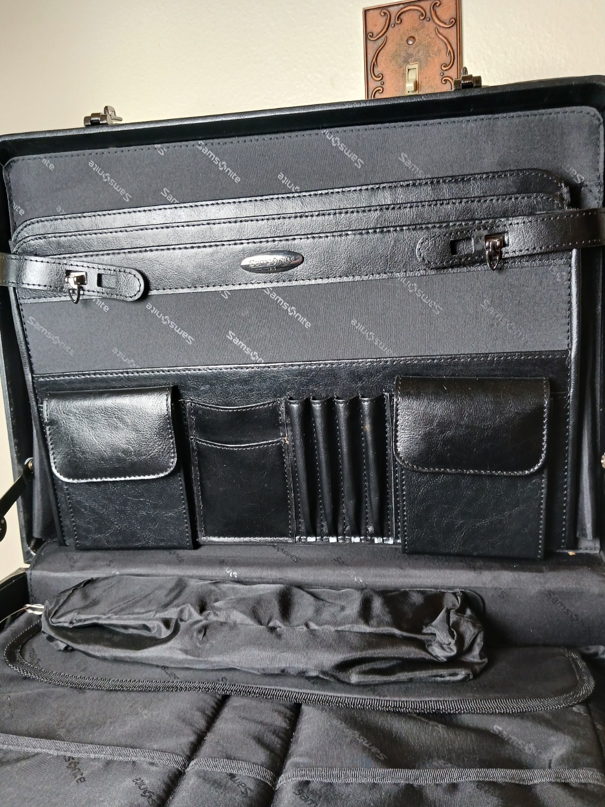 Samsonite Black Attaché Briefcase Combination Lock Organizer Top Handle Men