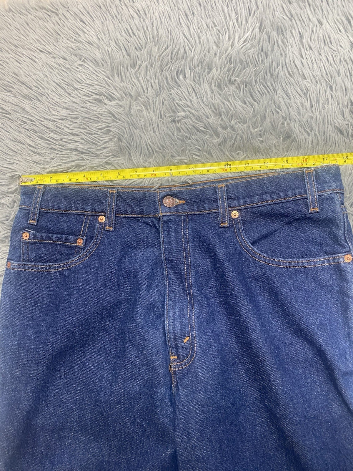 Vintage Levi’s 550 Jeans Mens 35×30 Relaxed Fit Medium Wash Made In USA