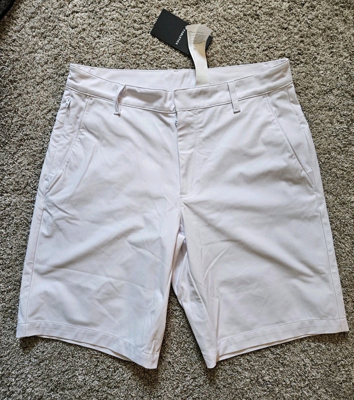 NWT Fabletics The Don Short 10” Men’s Performance Shorts – Size 31 Optic White