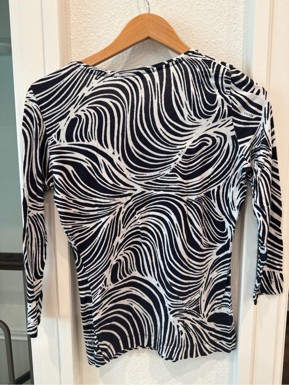 Escada Sport Zebra Print Beaded Neckline Top Small Navy White 3/4 Sleeve