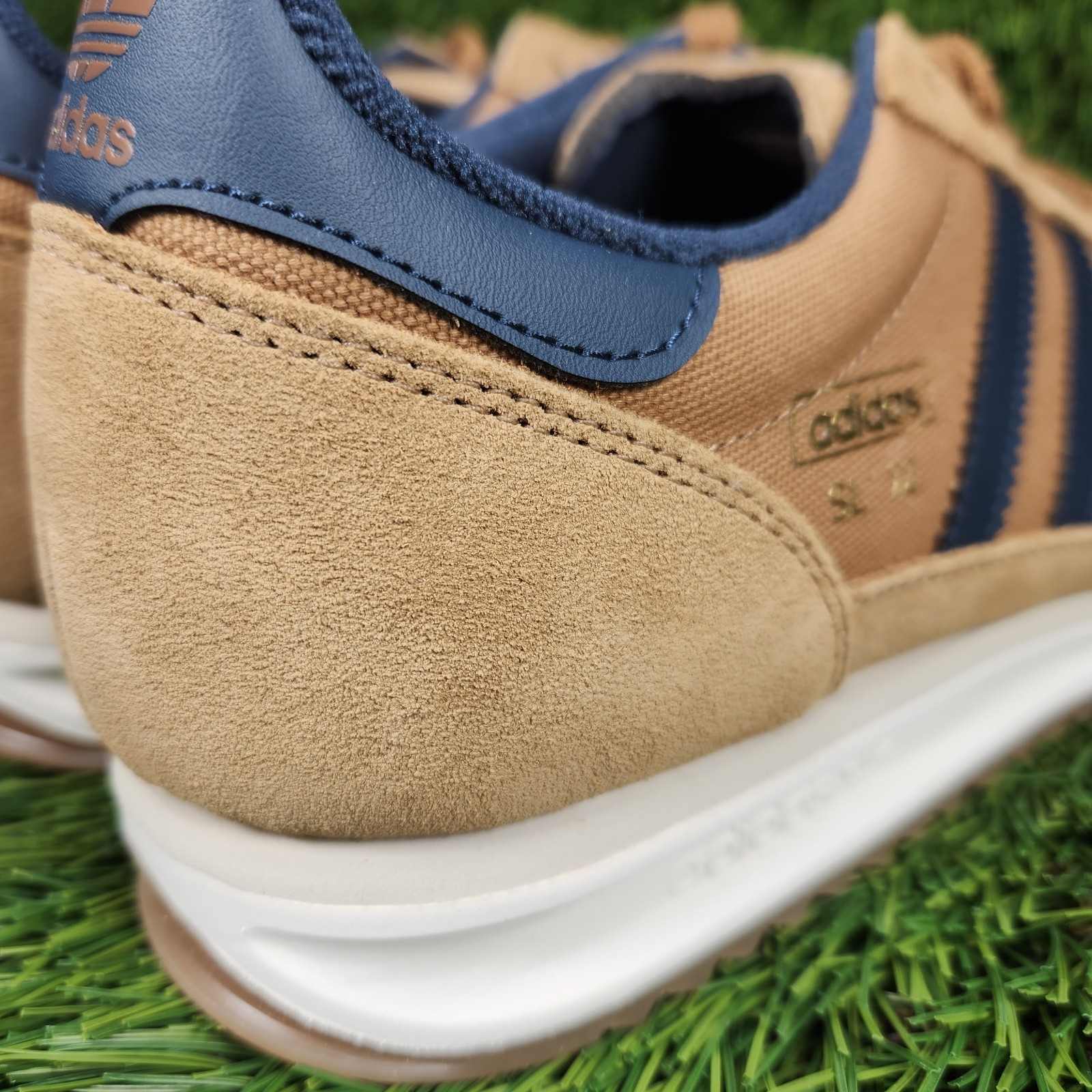 Adidas SL 72 RS Mens Brown /Navy Blue Stripe Gum Bottom Sneaker Originals JR8770