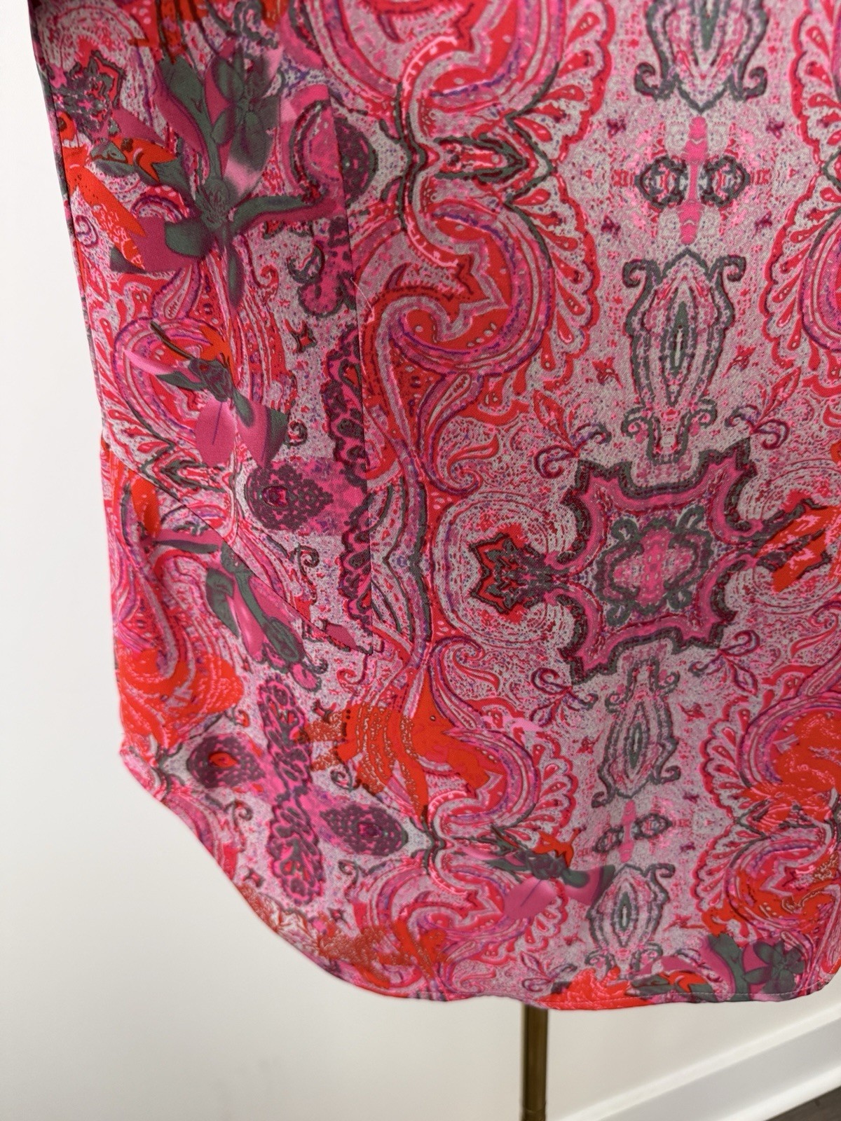 CAbi Jubilee Pink/Purple/Gray Paisley Sleeveless Tank Blouse – SIZE M