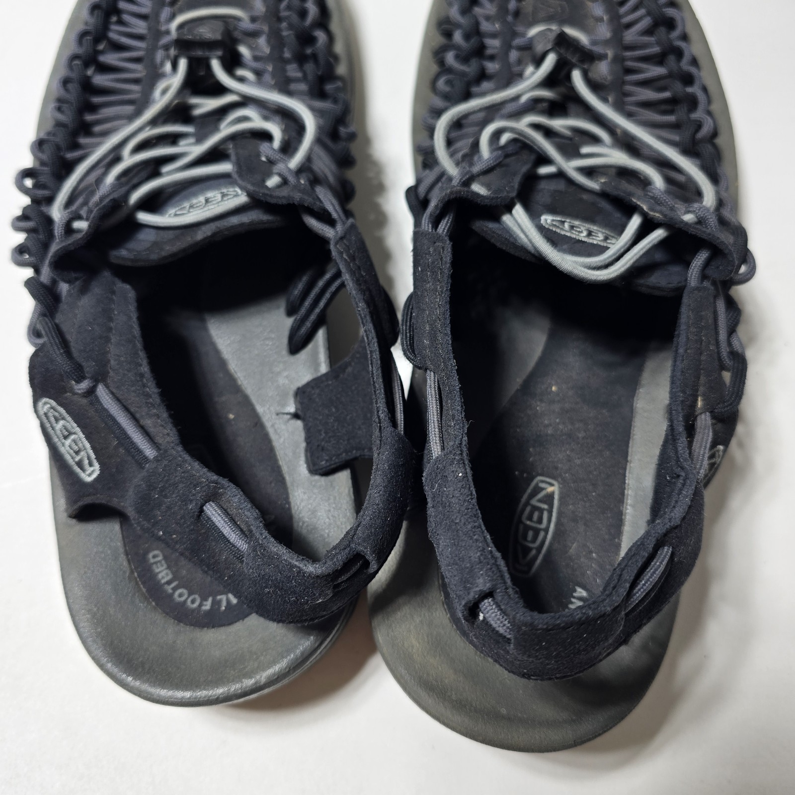 KEEN Men’s Uneek Classic Two-Cord Sandal Black Gray Sz 10.5