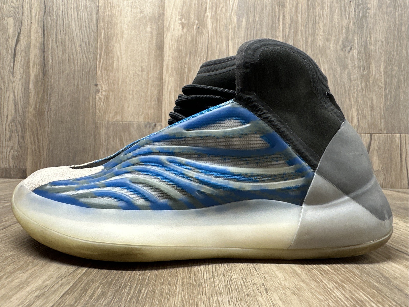 Men’s Size 7 – adidas Yeezy Quantum Frozen Blue *RARE*