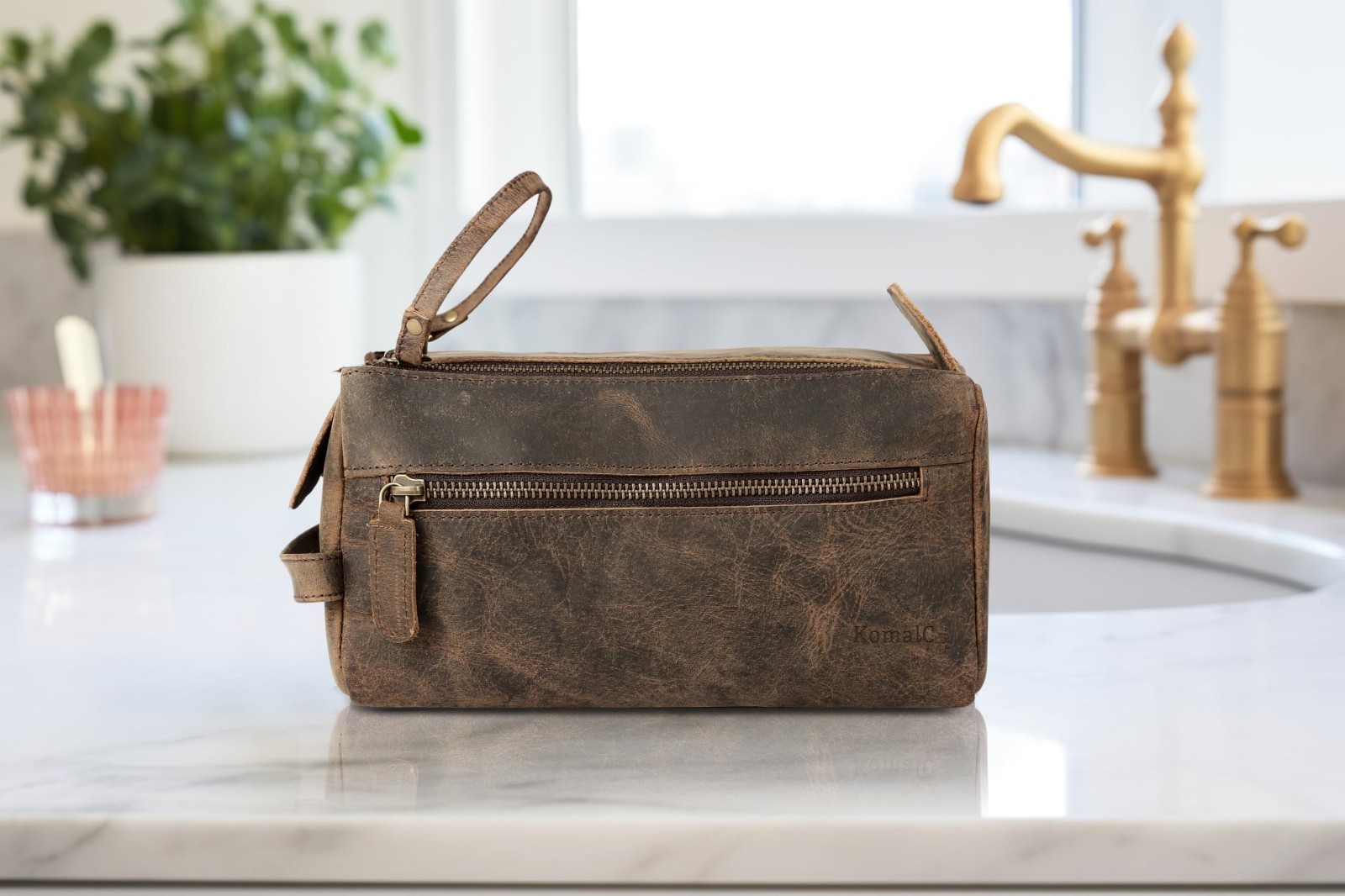 Premium Buffalo Leather Toiletry Bag – Water-Resistant Grooming Pouch, Unisex Tr