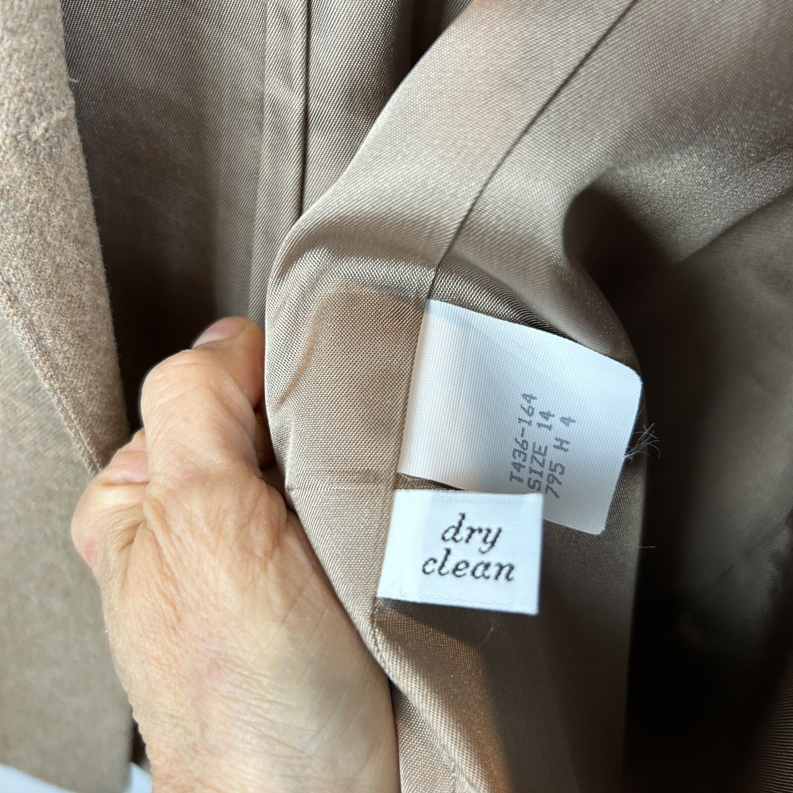 Pendleton Blazer Womens 14 Beige Virgin Wool Single Button Flaws Read