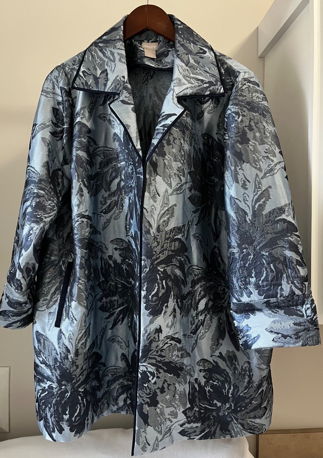 Chico’s Metallic Indigo Tonal Jacquard Open Front Topper Jacket 2P (US 12/14P)