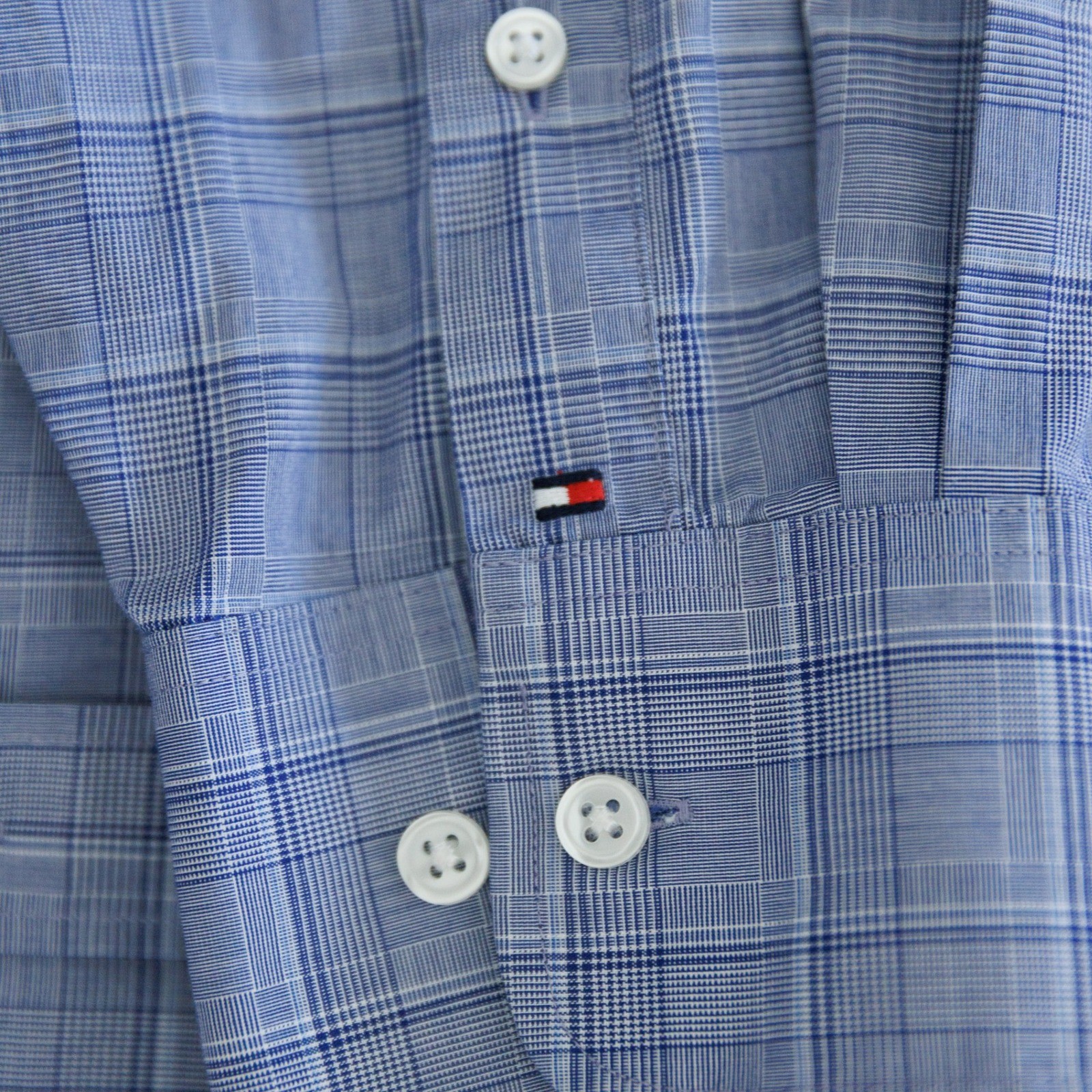 Tommy Hilfiger Mens XL Blue Plaid Button Down Shirt Regular Fit Wrinkle Free