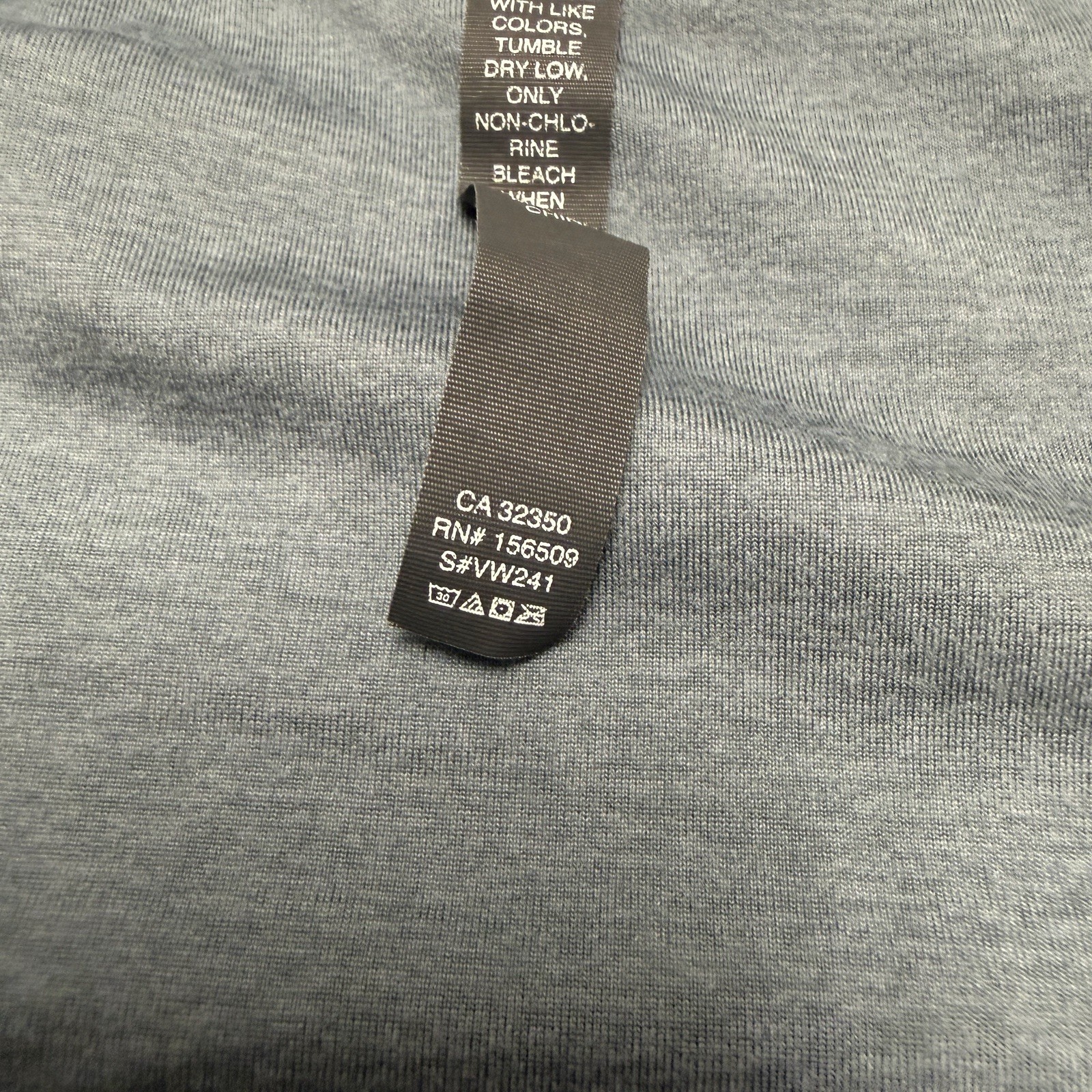 Vuori Long-Sleeve Halo Crew Pullover Sweatshirt VW241 Size Small Sample