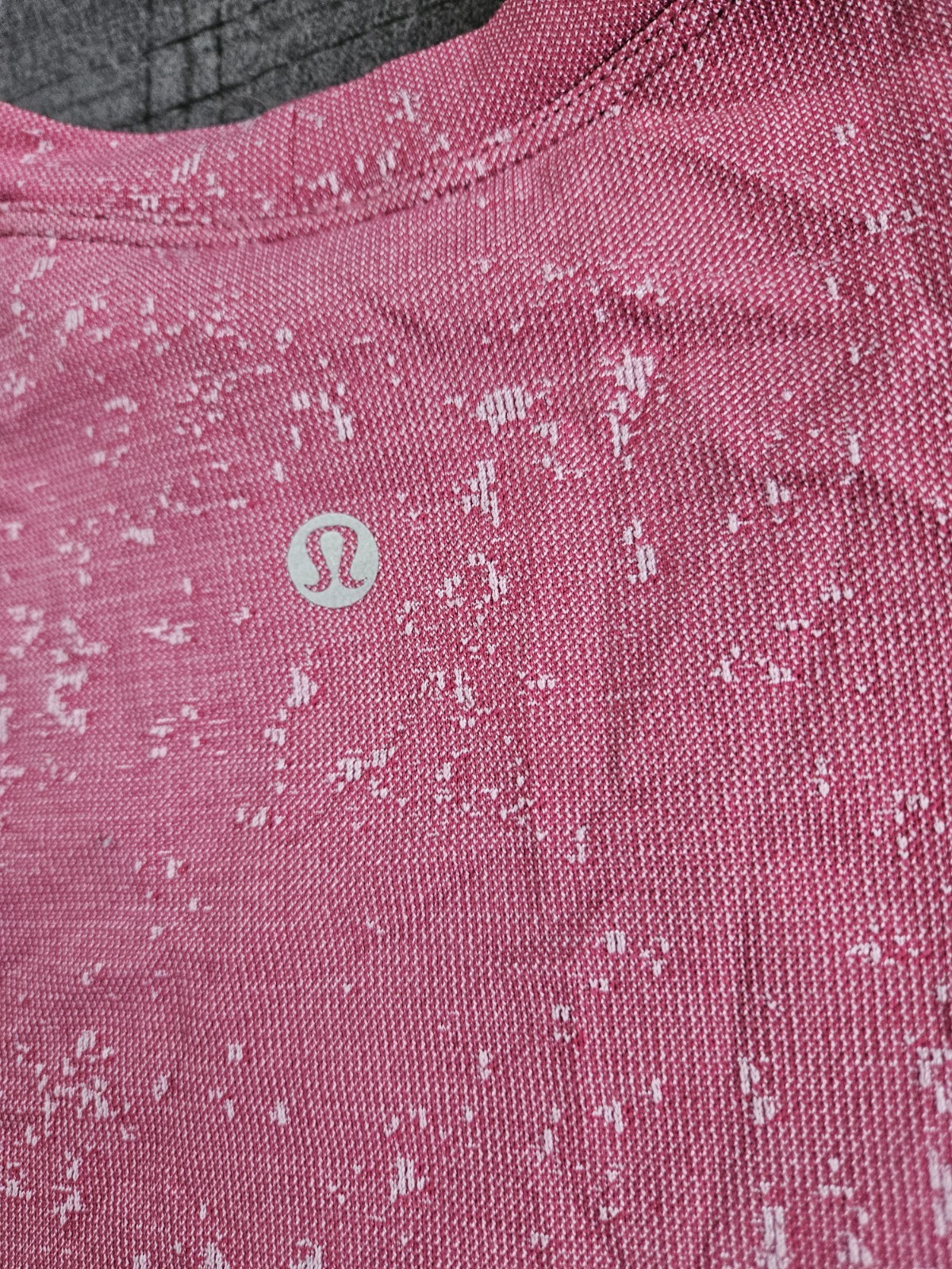 Lululemon Swiftly Tech Short Sleeve 2.0 in the Gradient Block Size 14