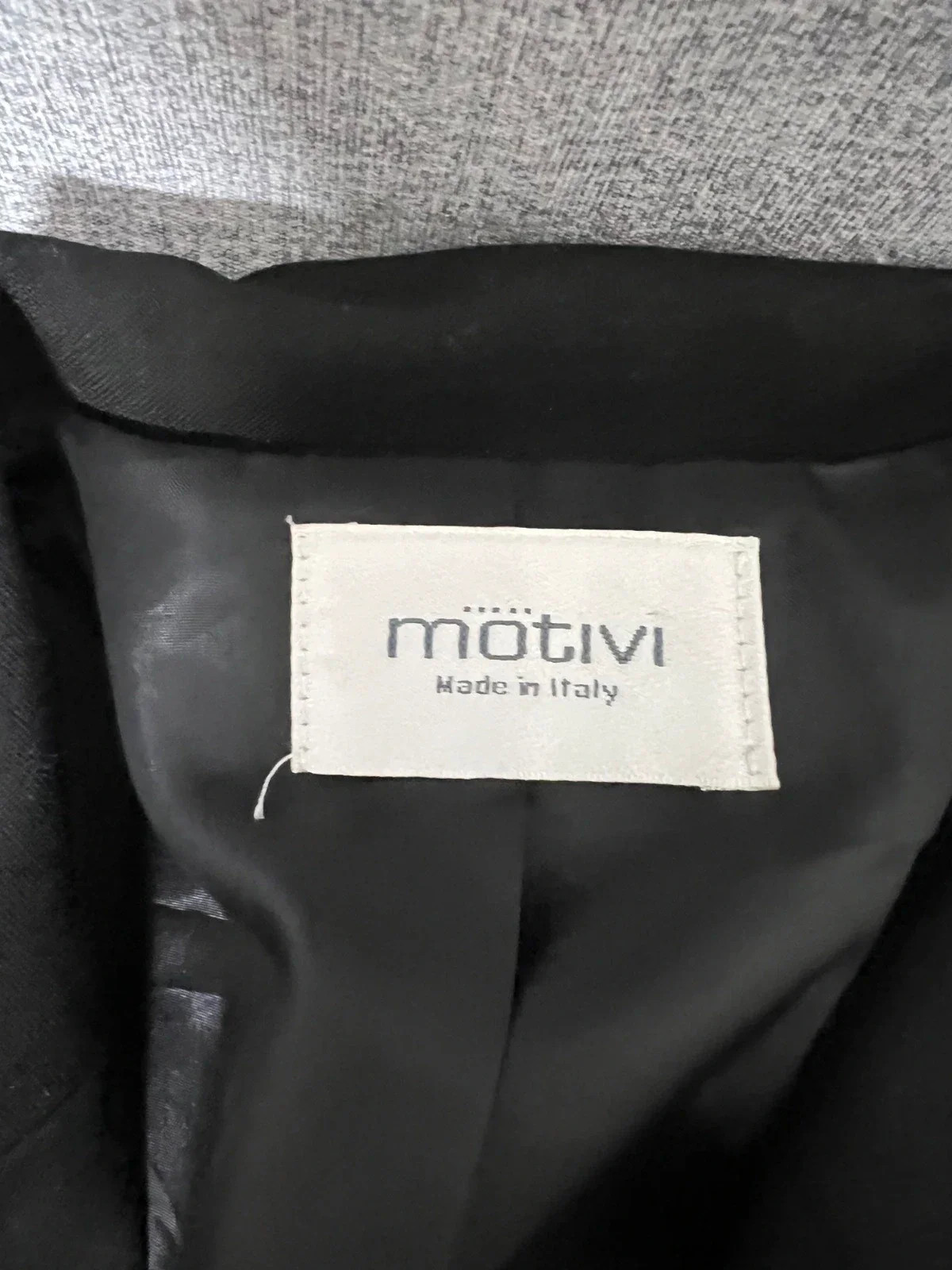 Womens Stylish Black Pattern Suit Size 48 Cropped Jacket and Pants Made in