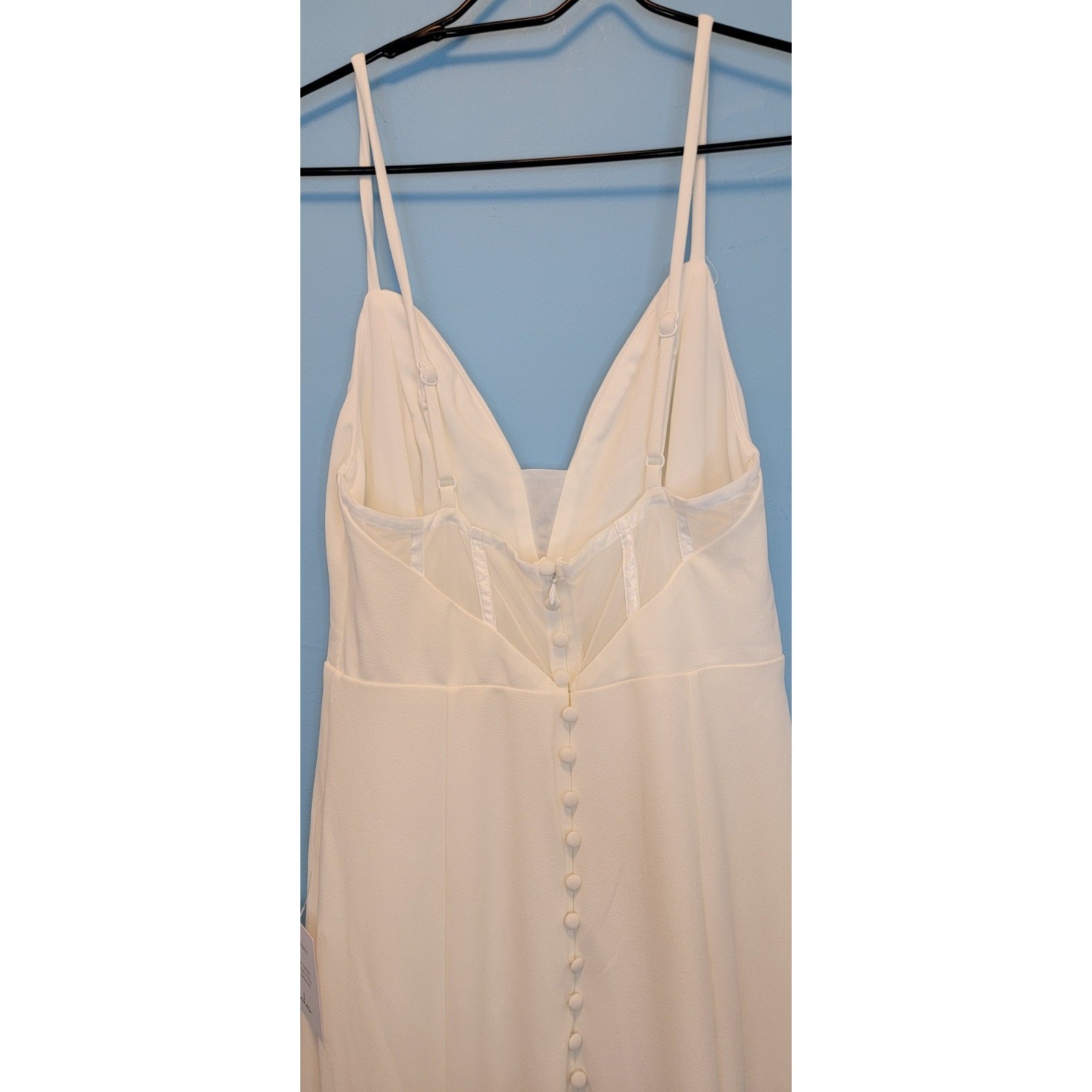 Dreamy Elegant Size Small NWT Lulus Wedding Dress Button Detail Spaghetti V-Neck