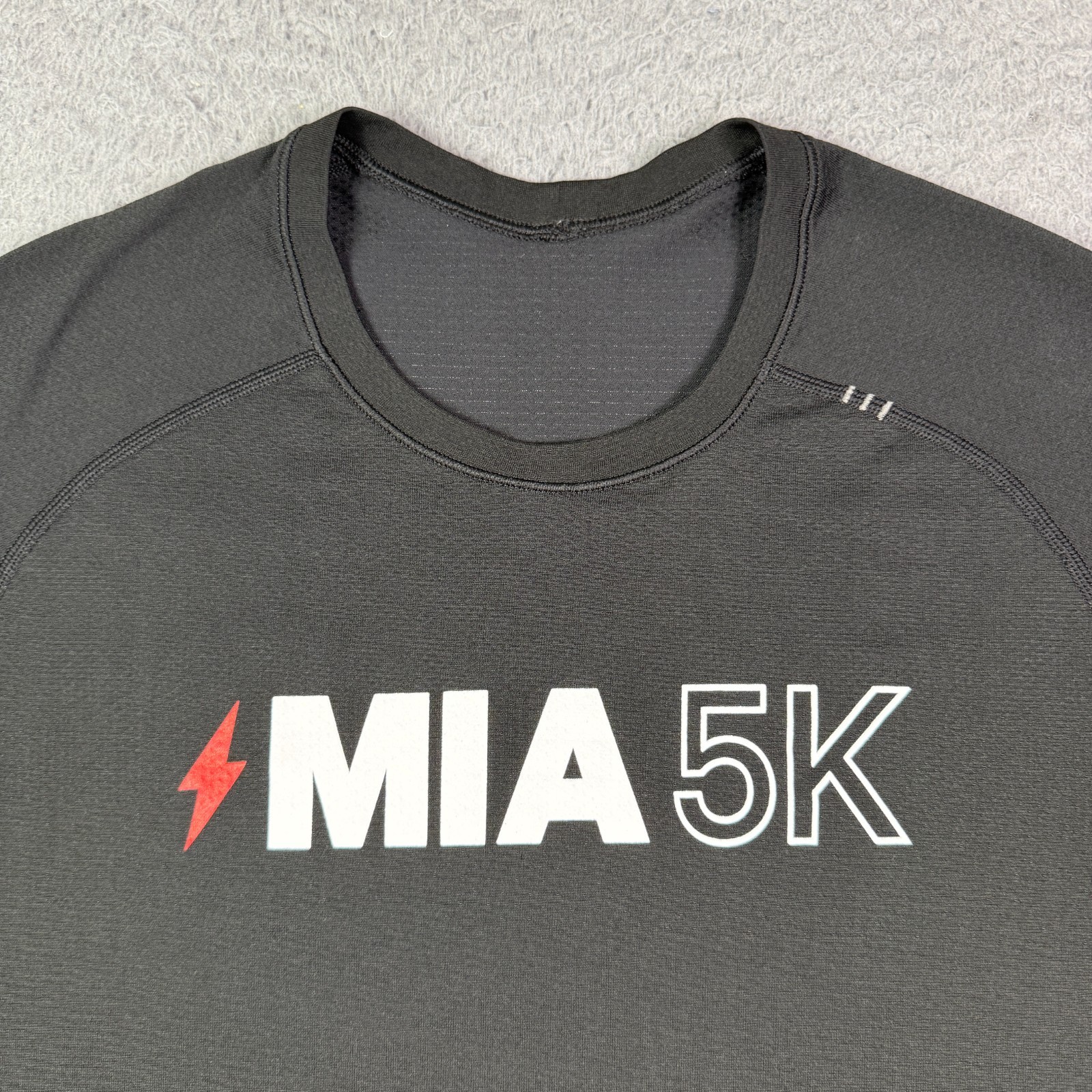 Lululemon Shirt Mens S Black Metal Vent Tech Performance Gym Short Sleeve MIA 5K