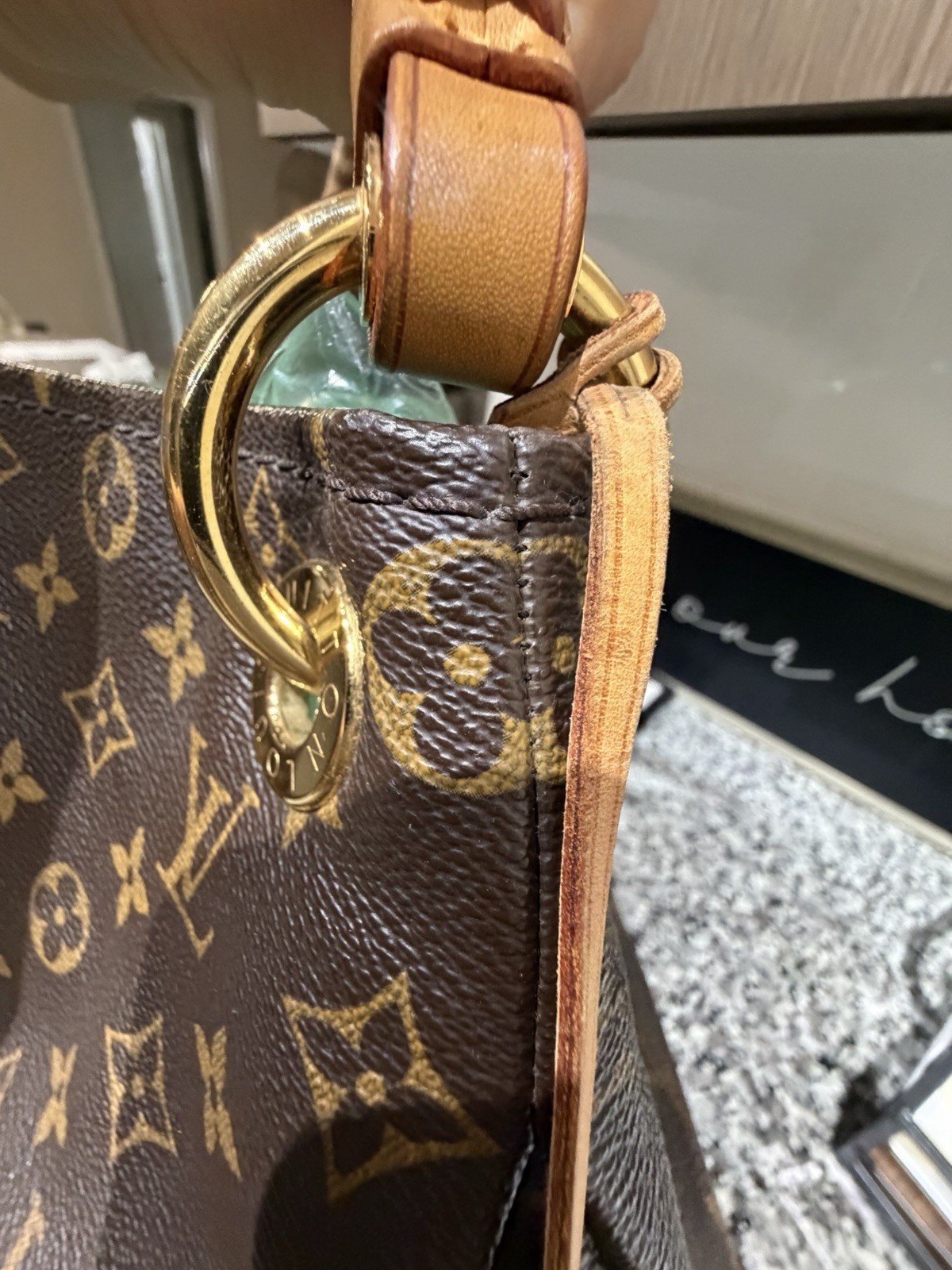 Louis Vuitton Artsy MM Monogram Canvas Leather Tote Shoulder Bag Purse Handbag