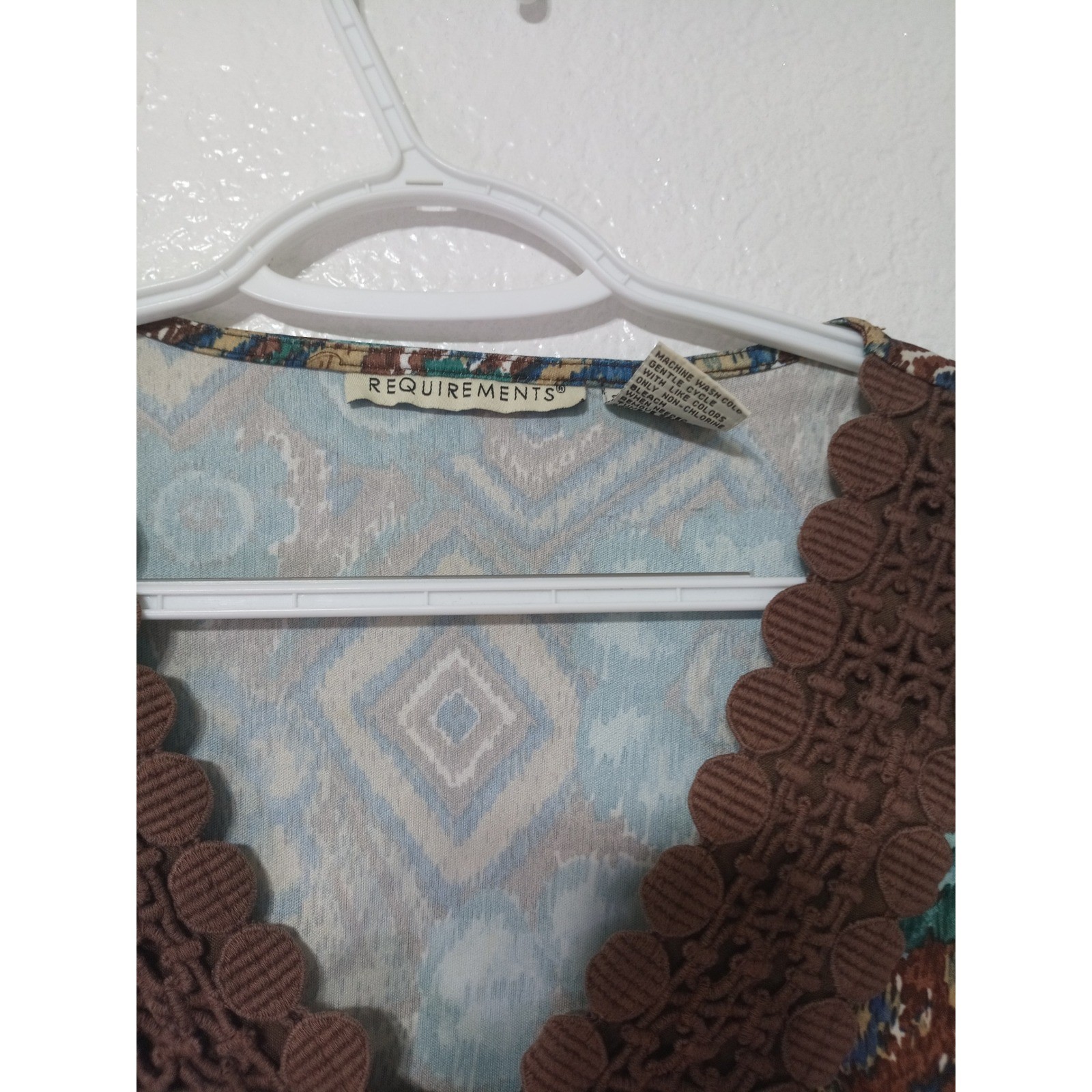 Requirements Womens Teal Brown Ikat Floral Crochet V-Neck Blouse Size S (92)