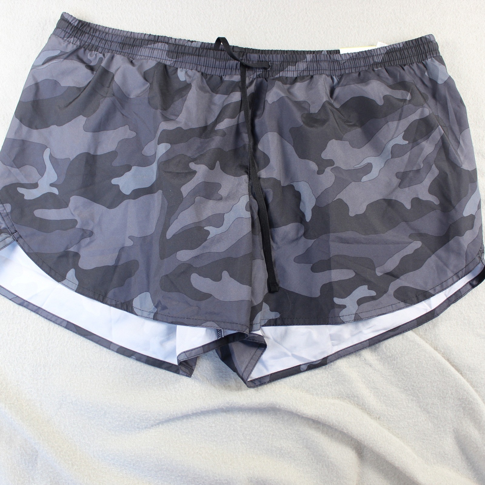 Old Navy Active Shorts Camo Go-Dry Liner XL Grey Running Workout Athletic Gym
