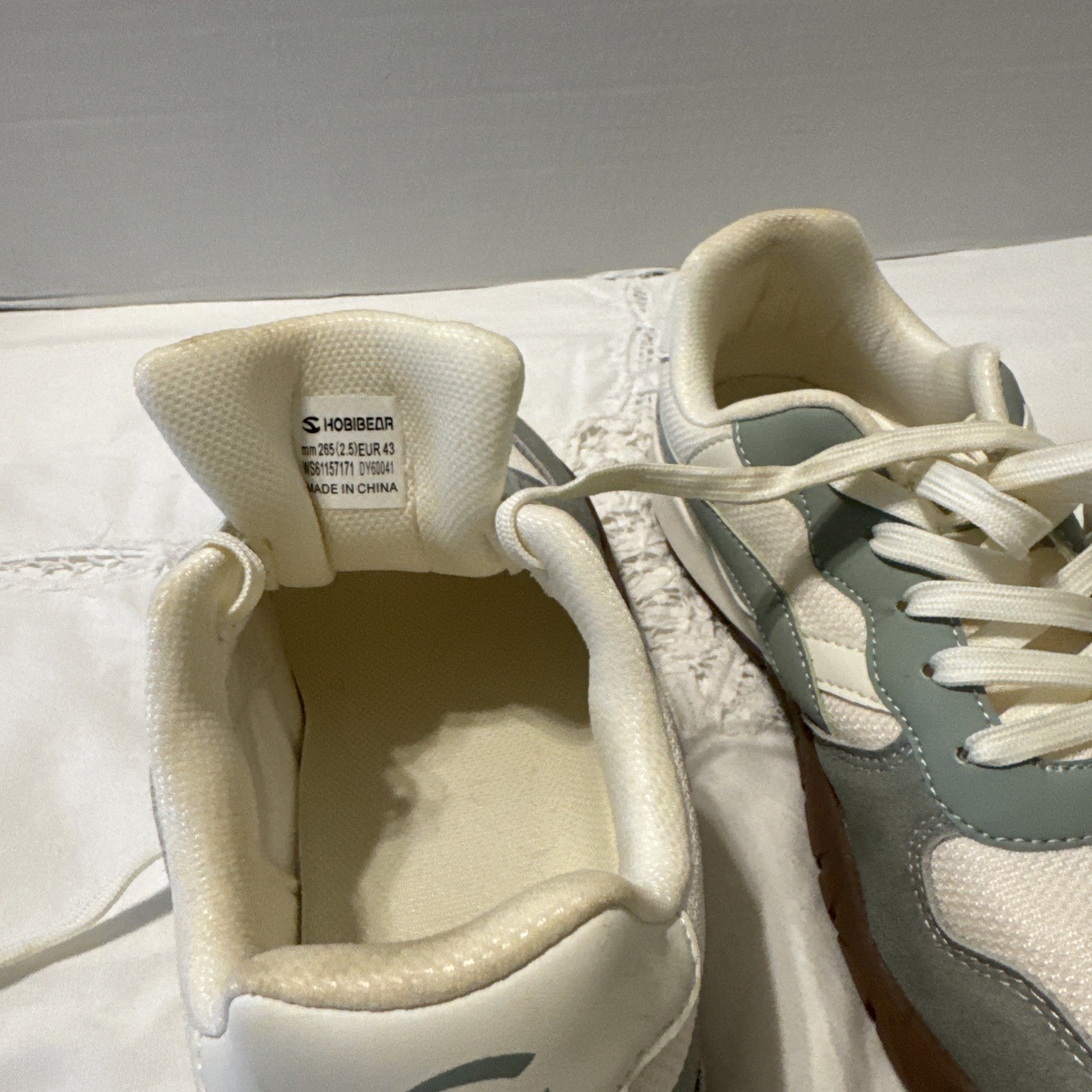 Hobibear Barefoot Sage Green & White Wide Toe Box Sneaker Size 43 M9.5/10 W11/12