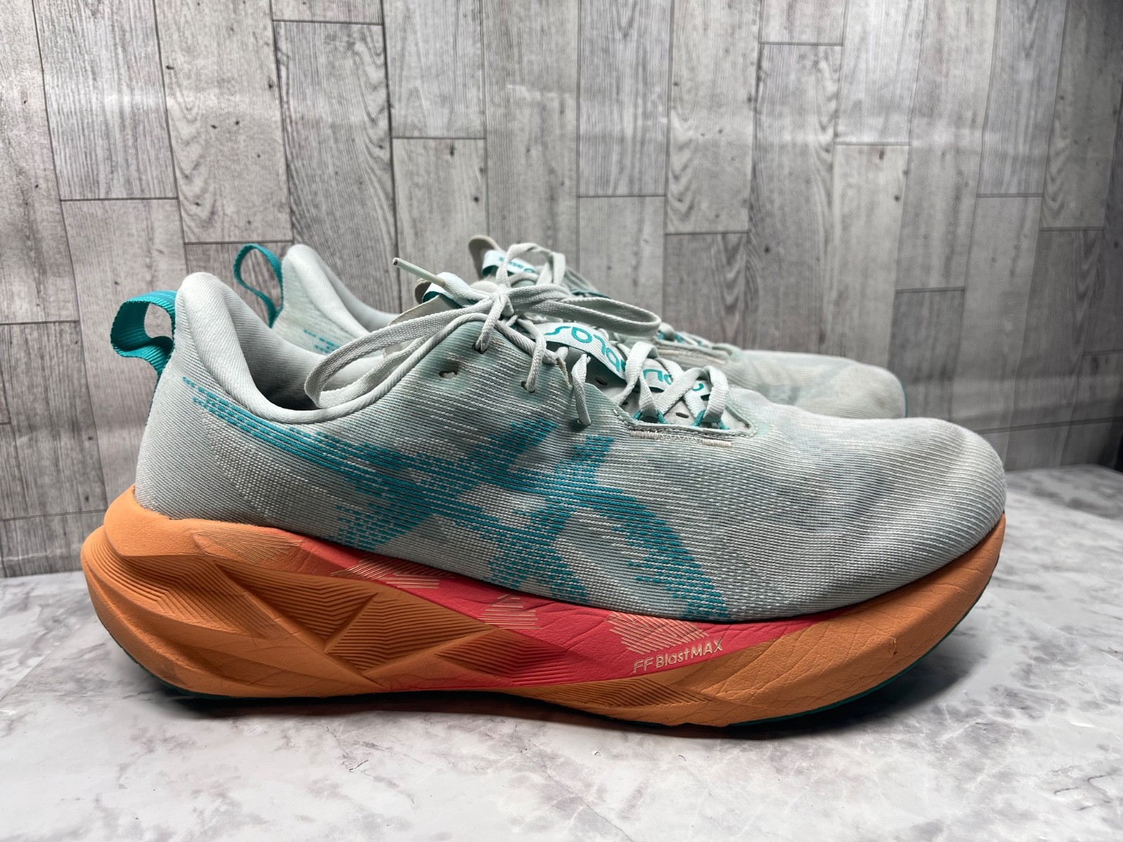 Asics Novoblast 5 Sneakers Men 14M Running Shoes Green Orange Athletic Trainer