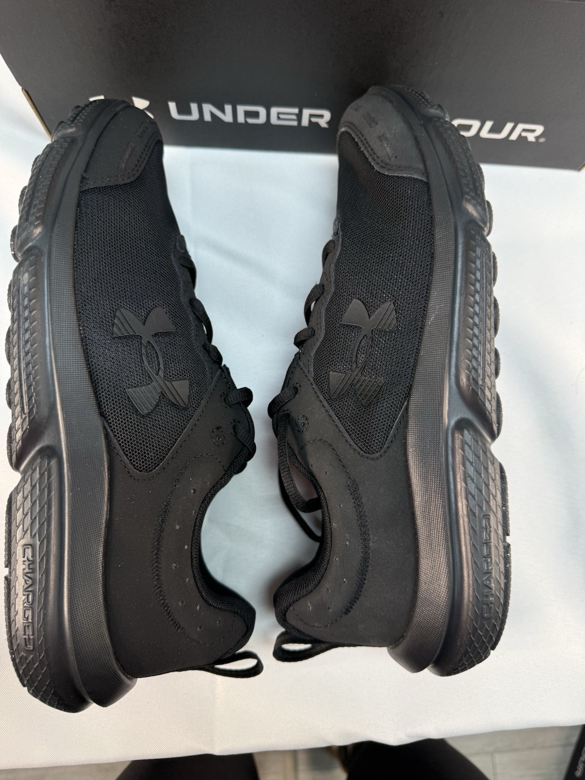 Under Armour Men Charged Assert 10 Running Shoes ALL Black EXTRA WIDE Sneakers