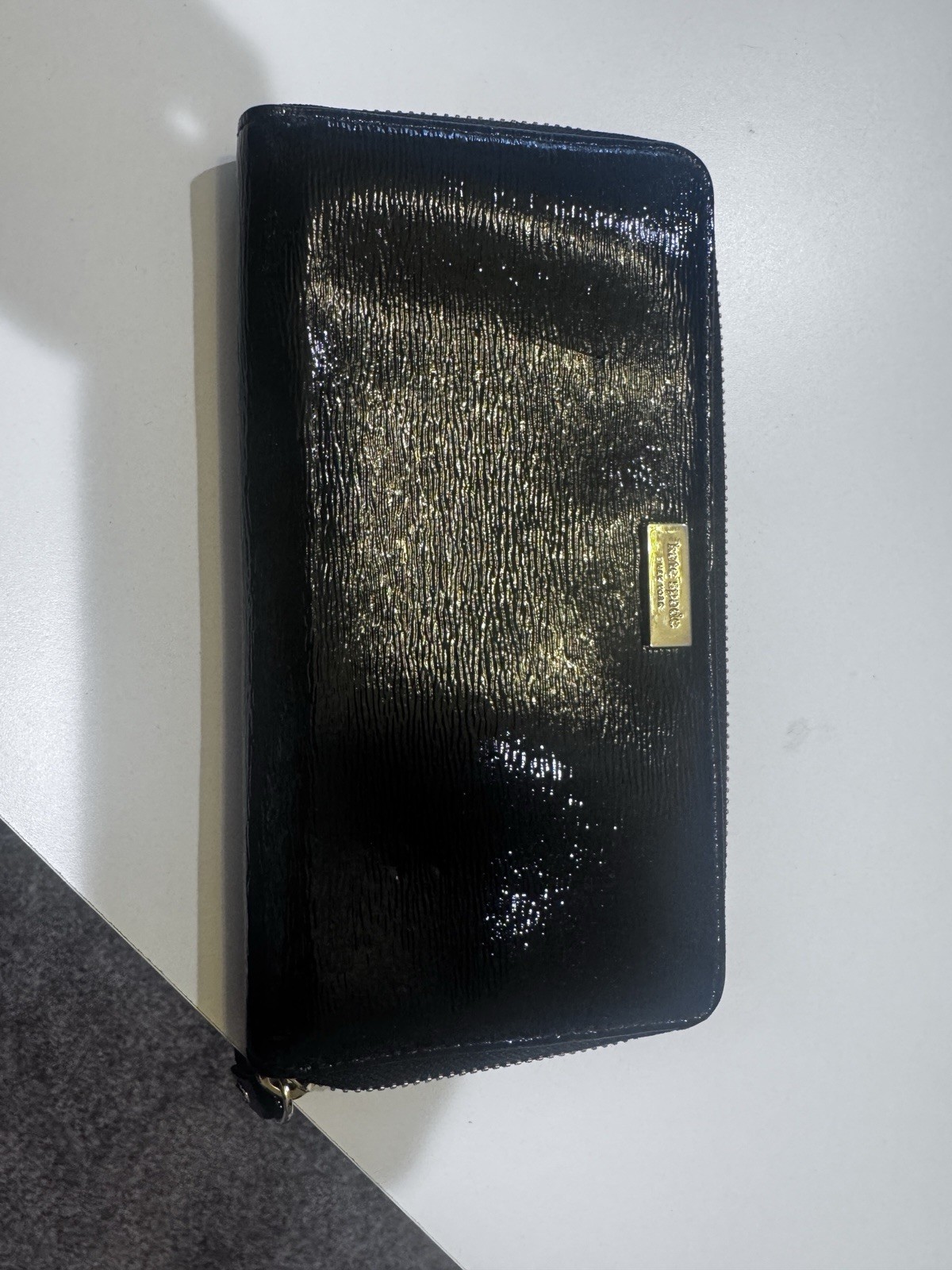 kate spade new york WLROO145 Bifold Leather Wallet – Black