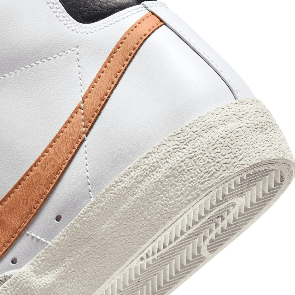 Nike Blazer Mid ’77 VNTG White Amber Brown BQ6806-125 sz 10 Men’s
