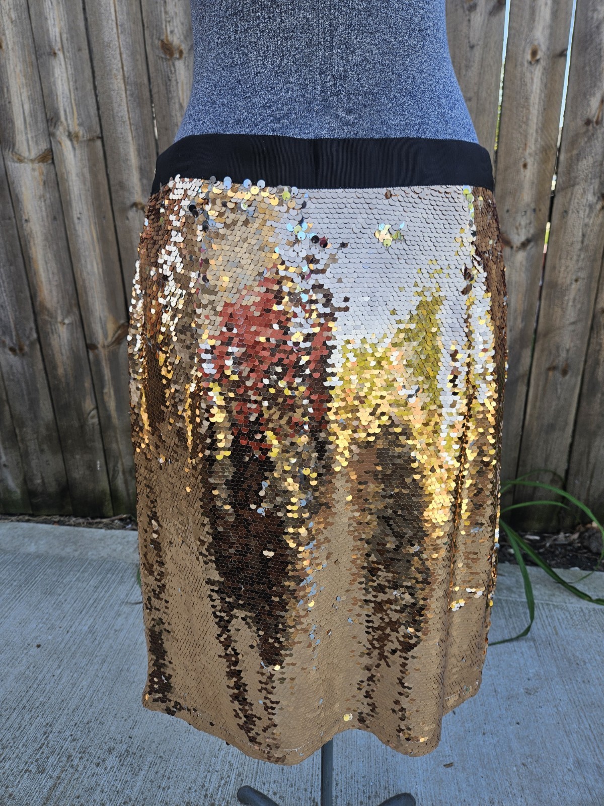 Jolie Moi Sequin Skirt Size L Rose Gold