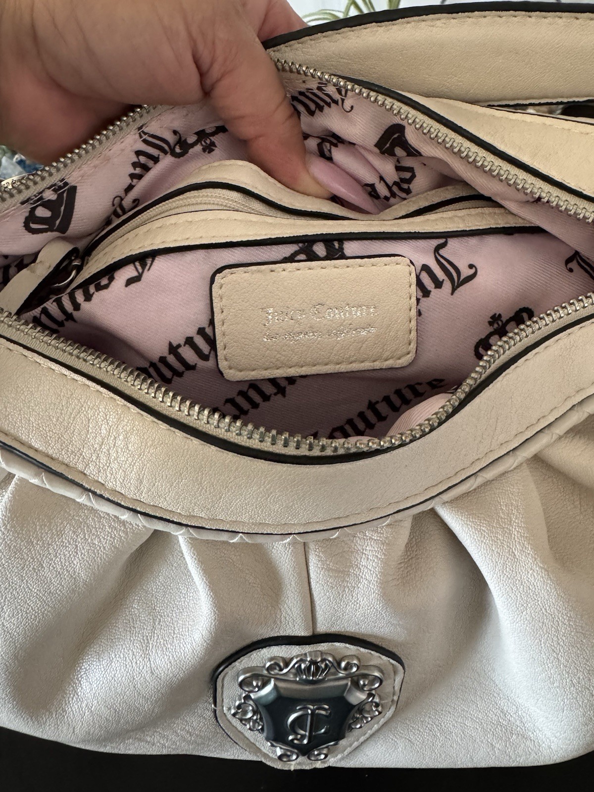 Juicy Couture Ivory Shoulder Bag Chain Strap Bow Accents Pink Lined Zip