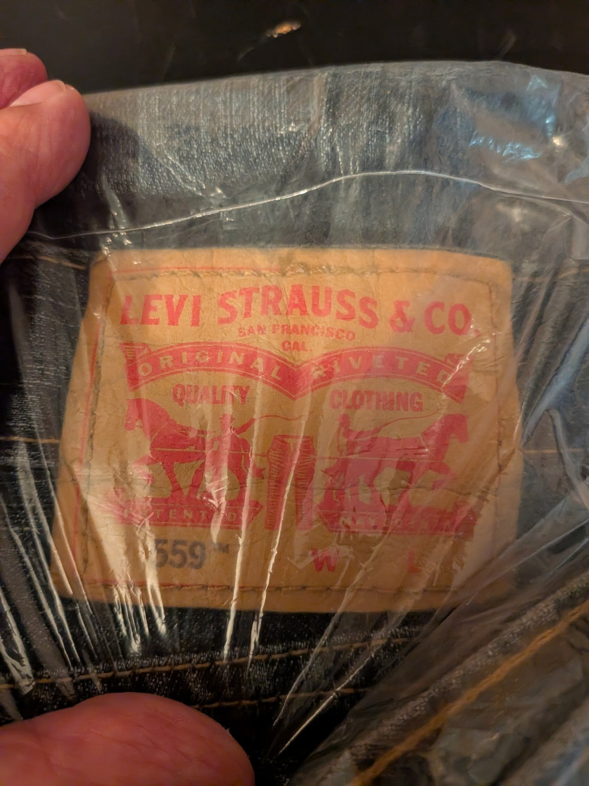 LEVI’S 559 BIG & TALL RELAXED STRAIGHT JEANS 56W 28L BRAND NEW – FACTORY SEALED