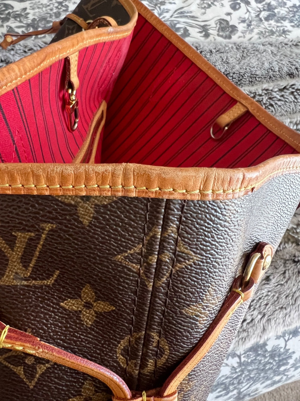 Louis Vuitton Neverfull Tote (M41177) MM Brown/Cerise Red Canvas Monogram