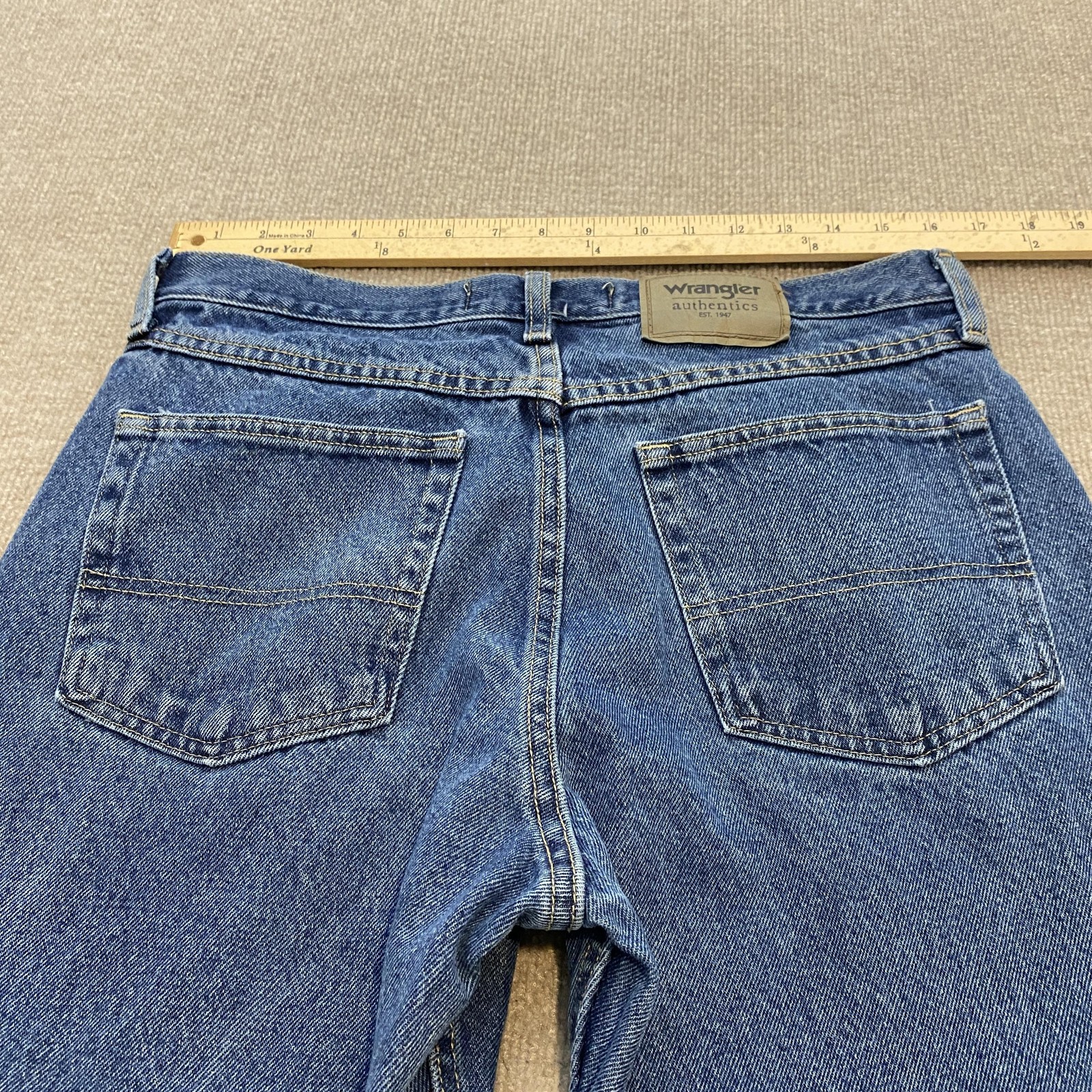 Wrangler Authentics Jeans Mens 32×32 Blue Medium Wash Relaxed Straight Denim