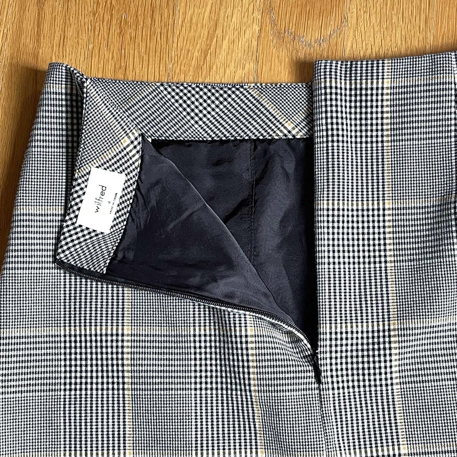 Wilfred Aritzia Plaid Mini Skirt Women’s Size 4 Gray Black Lined Career